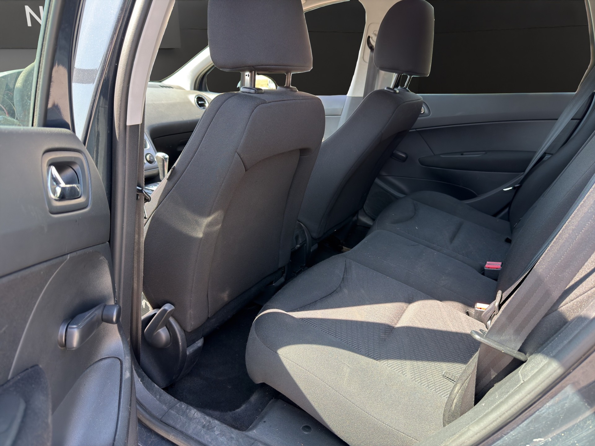 PEUGEOT 308 SW 1.6 HDI Active EGS6-image-10