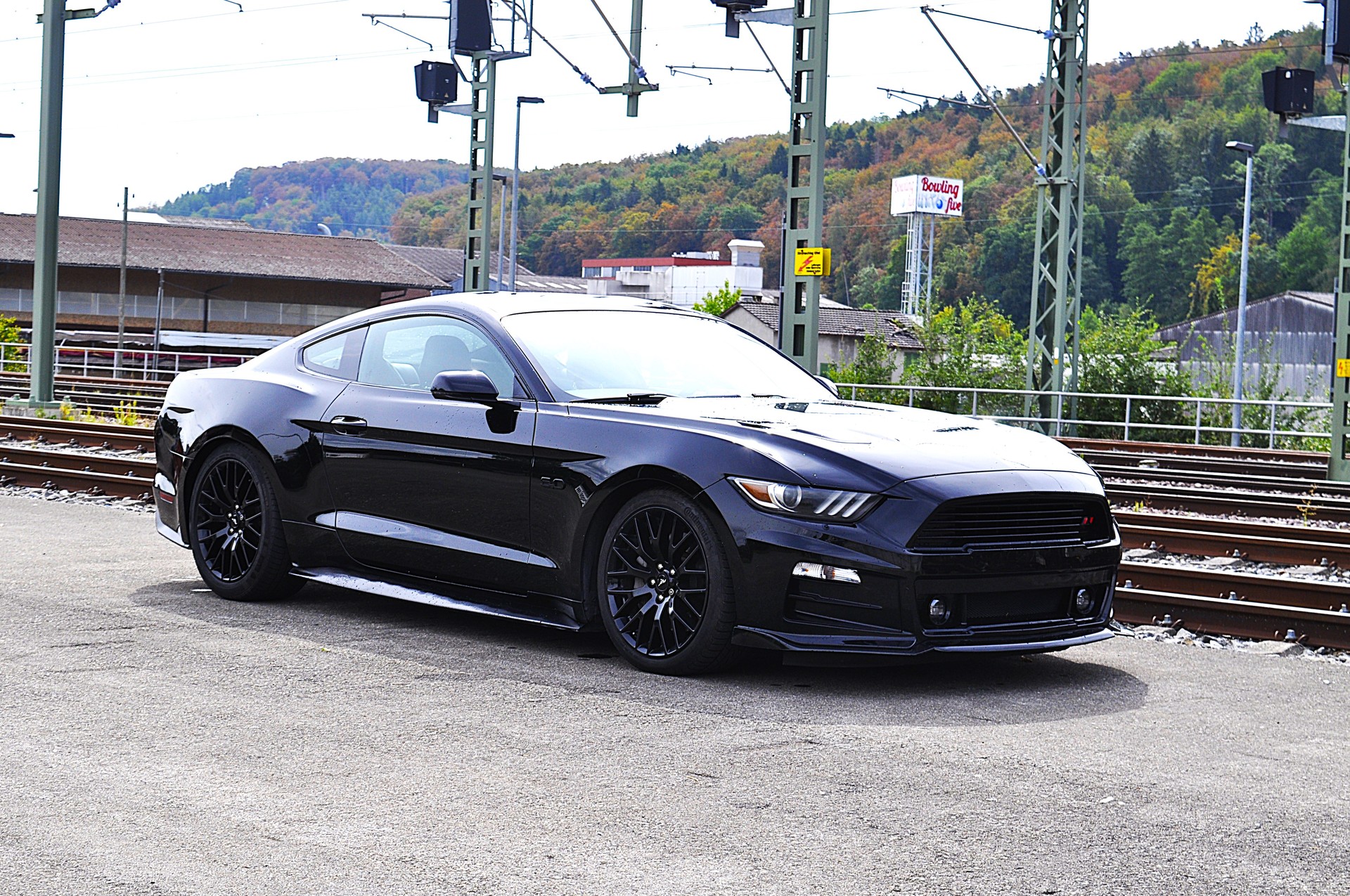 FORD Mustang Fastback 5.0 V8 GT Black Shadow Edition
