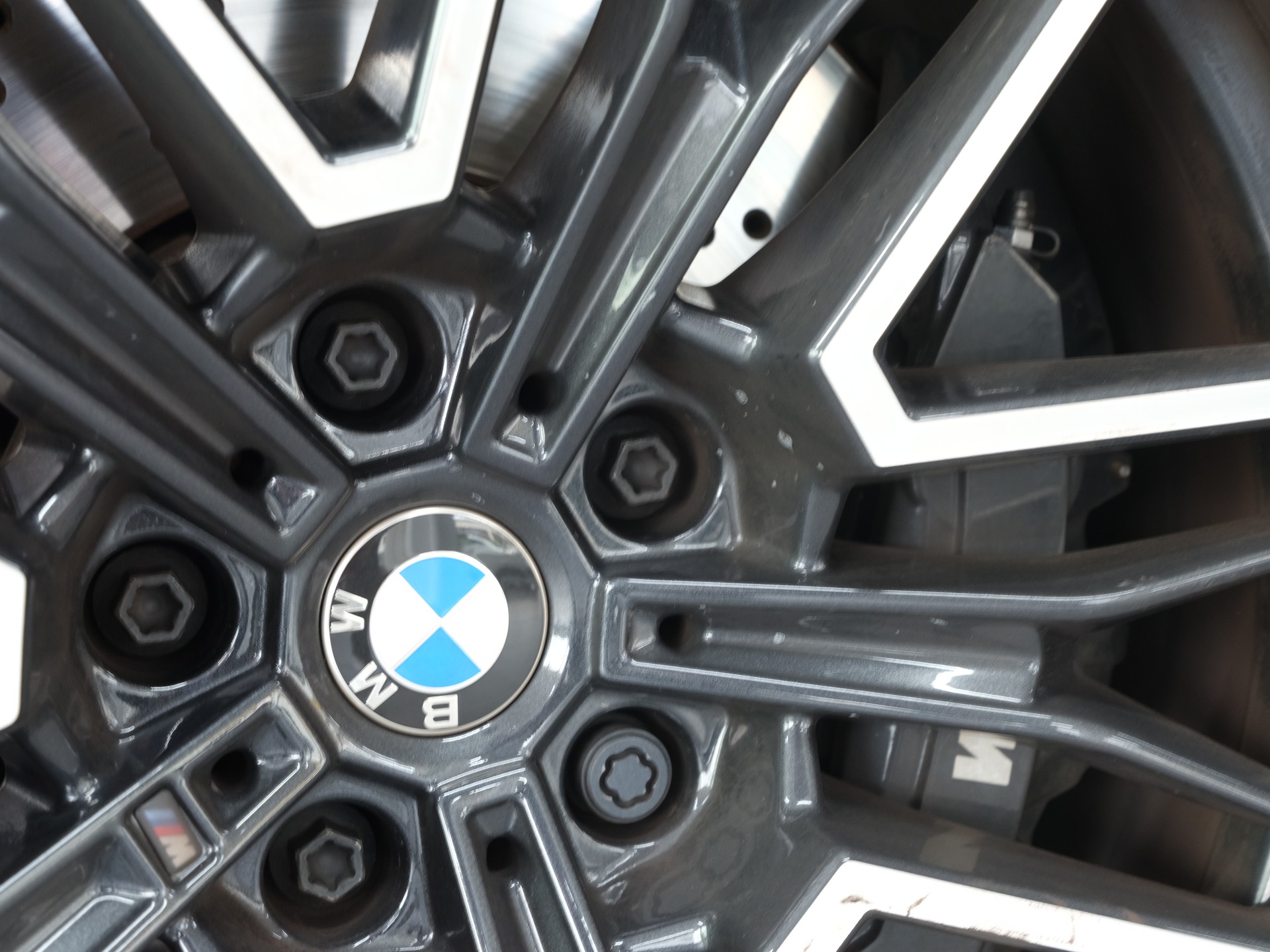 BMW M5 xDrive Touring *M-Performance* *Individual* *Werksgarantie*-image-13