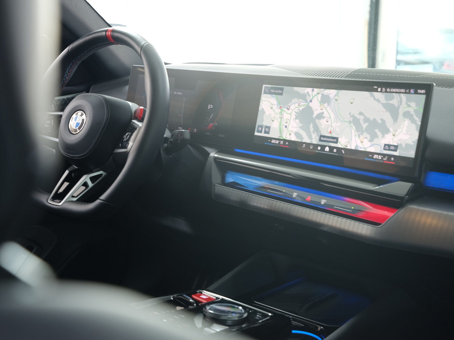 BMW M5 xDrive Touring *M-Performance* *Individual* *Werksgarantie*-image-29