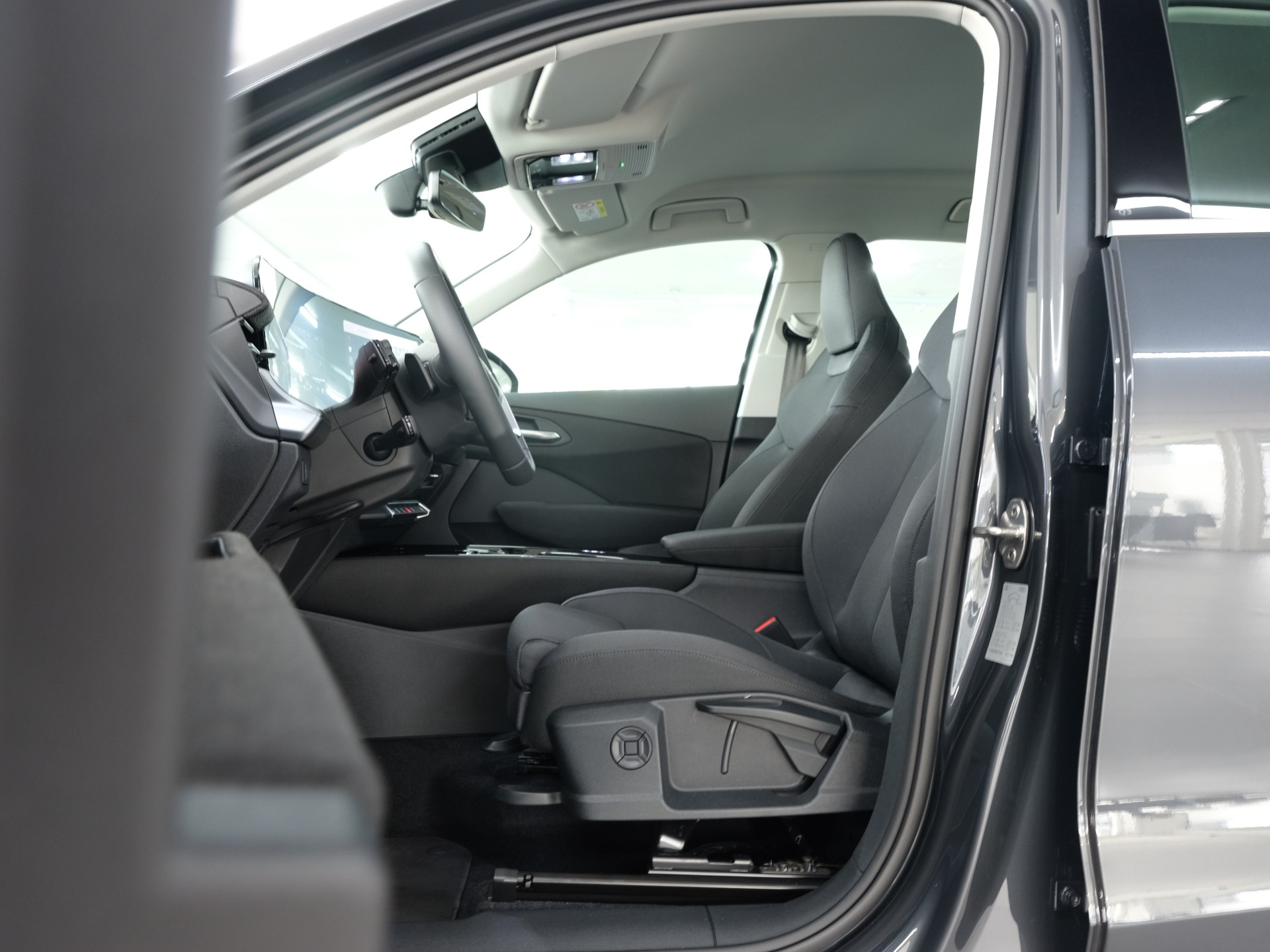 AUDI Q3 SUV TFSI quattro 150 kW S tronic *Werksgarantie* *1.Hand* *Neuwagen*-image-20