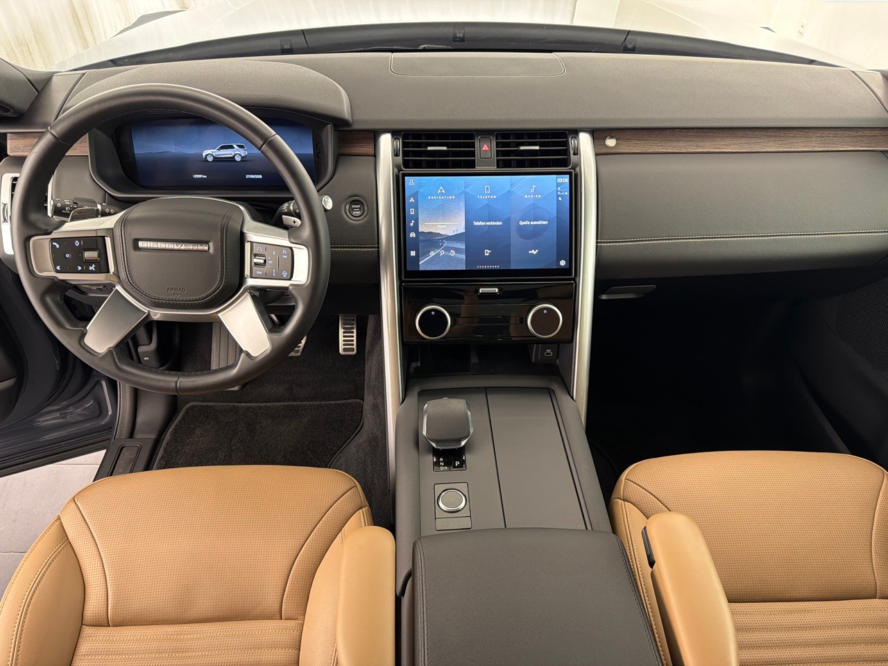 LAND ROVER Disco 3.0D I6 350 Dyn HSE-image-6
