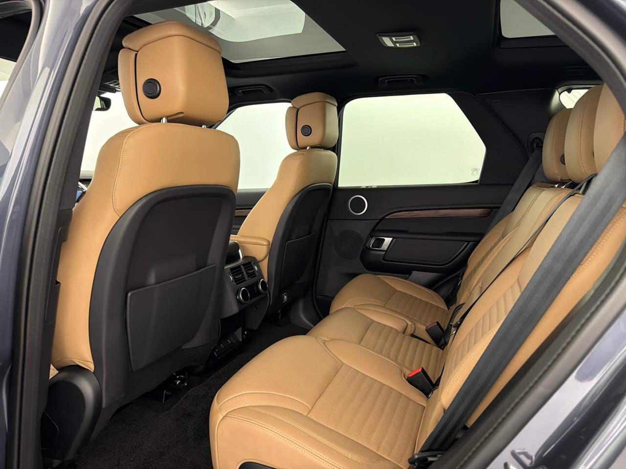 LAND ROVER Disco 3.0D I6 350 Dyn HSE-image-5