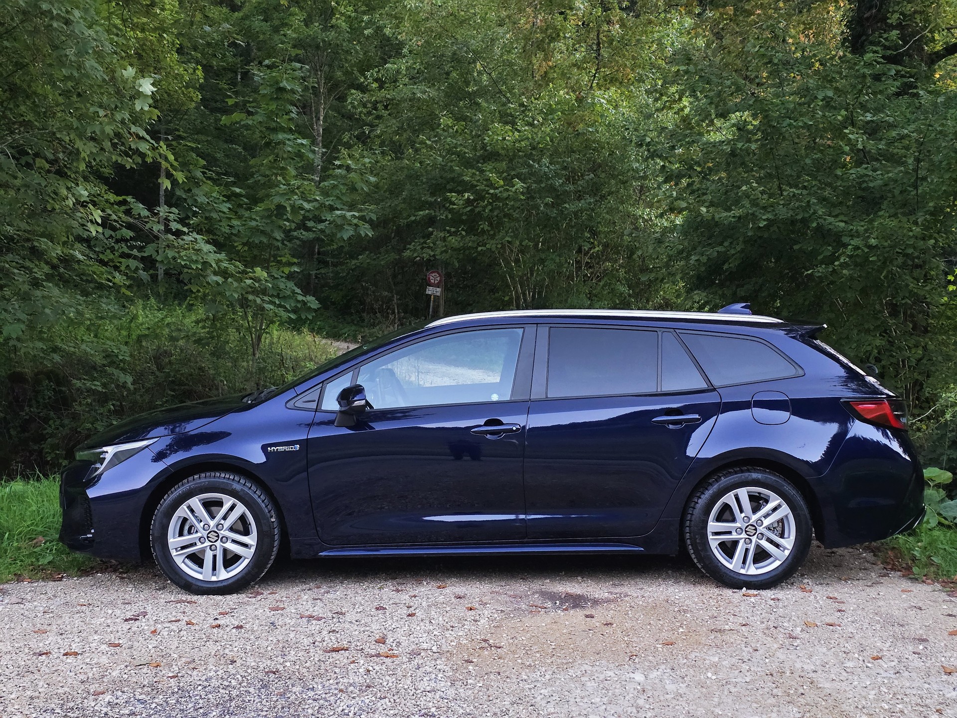 SUZUKI Swace 1.8 Hybrid Compact Top E-CVT-showroom-element-1