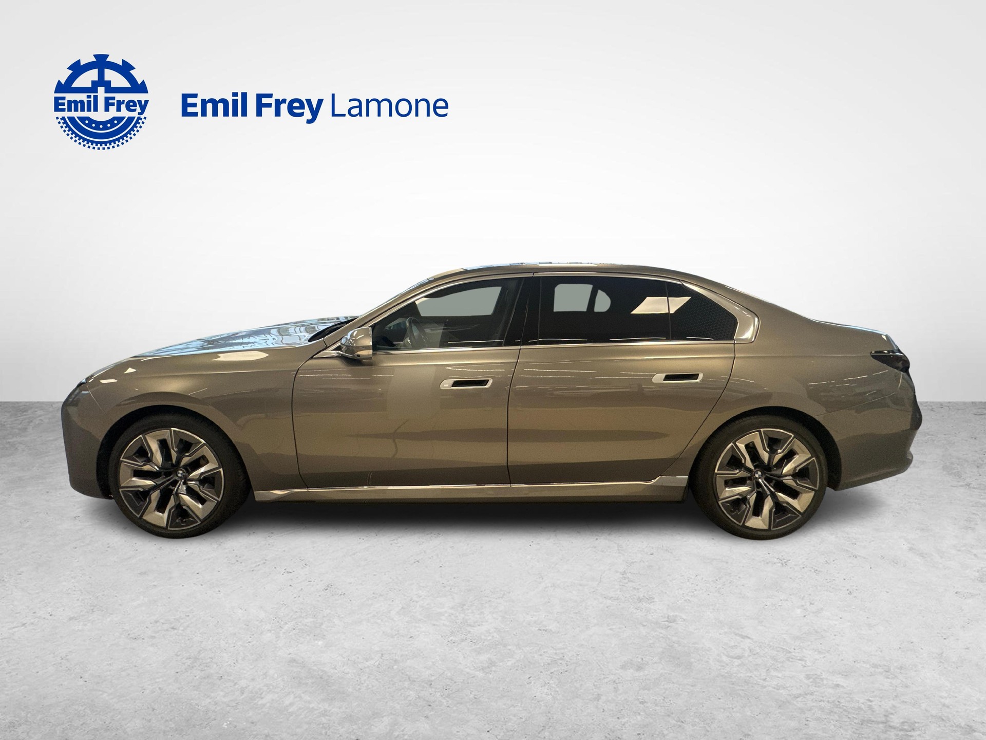 BMW i7 xDrive60-showroom-element-1