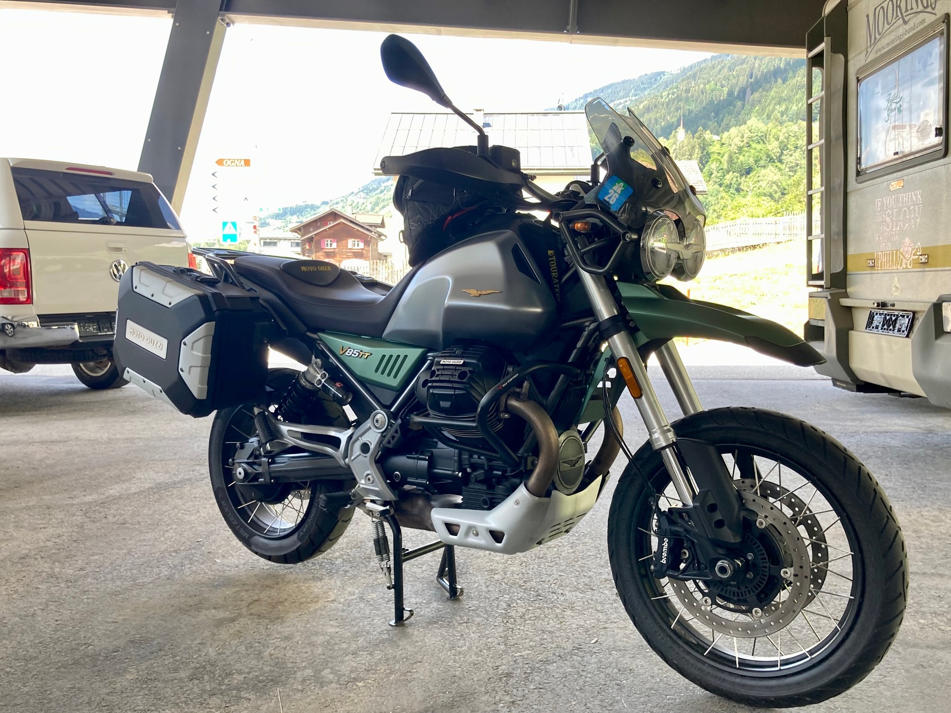 MOTO GUZZI V85 TT 100TH Centenario-image-4