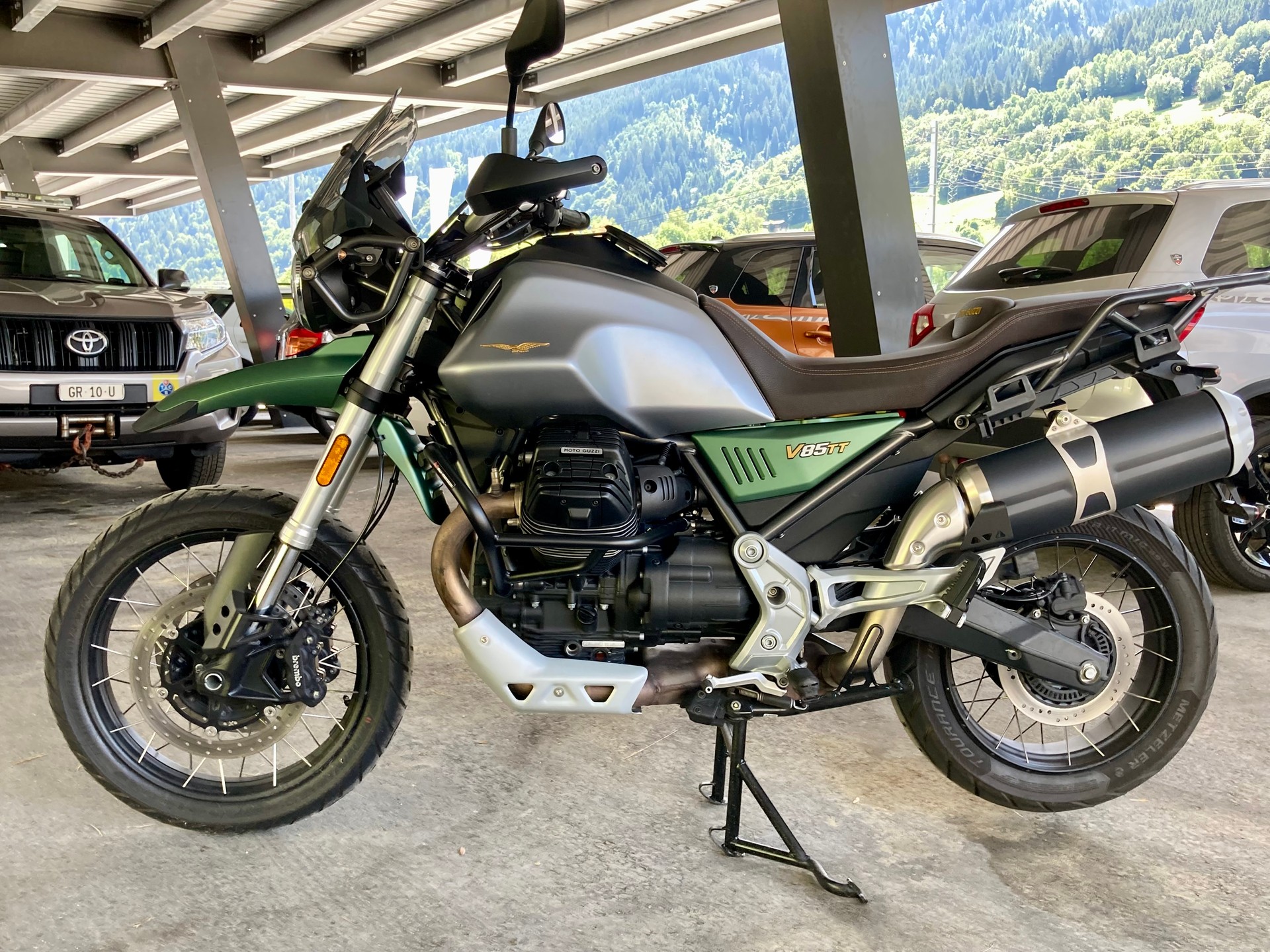 MOTO GUZZI V85 TT 100TH Centenario-image-0
