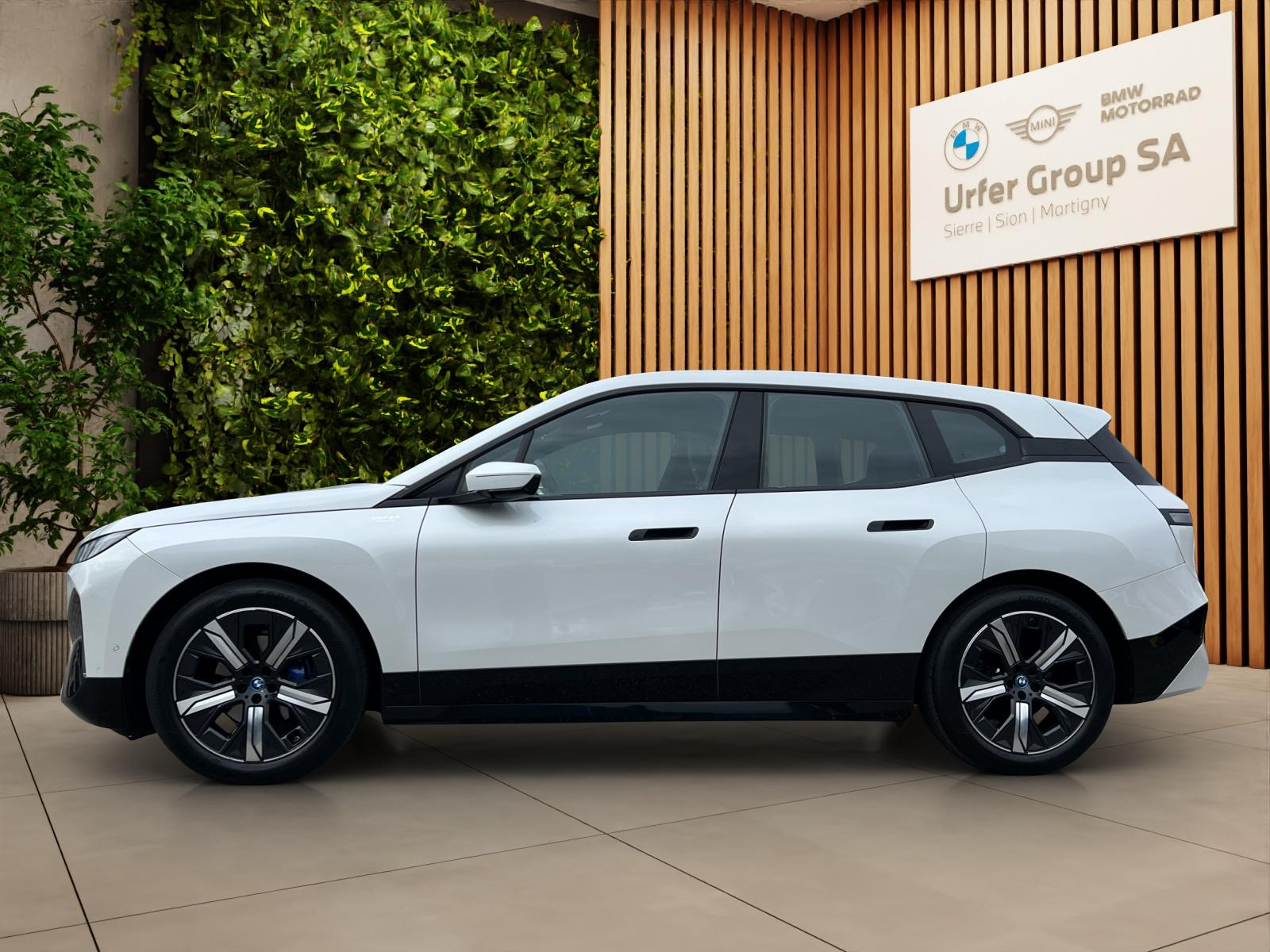 BMW iX xDrive40 (CH)🔋-showroom-element-2
