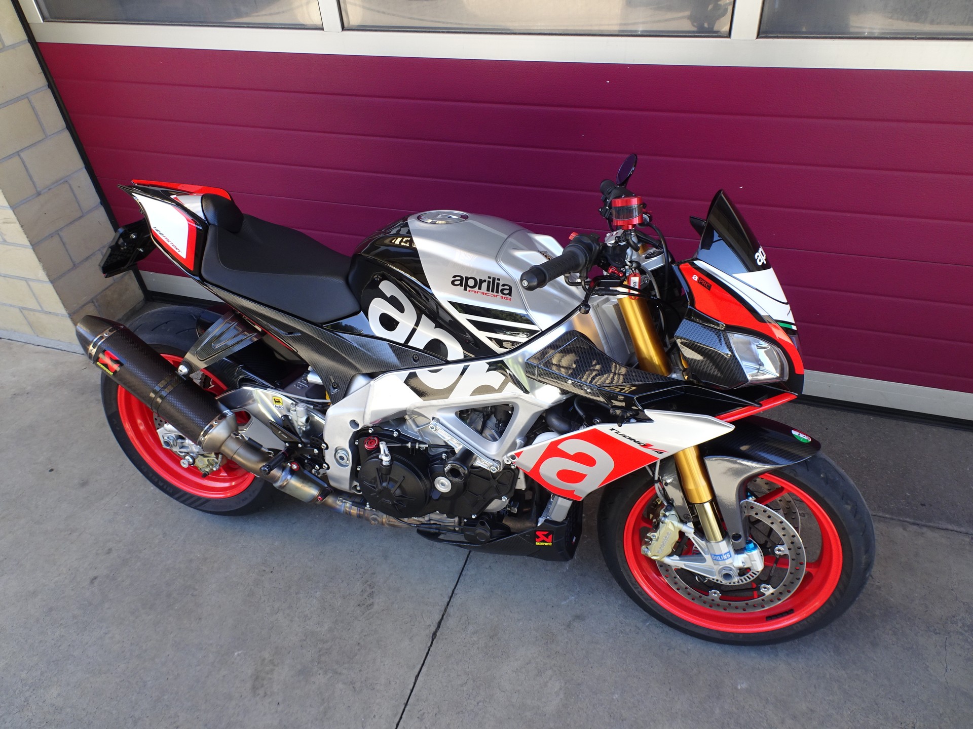 APRILIA Tuono V4 1100 Factory-image-14
