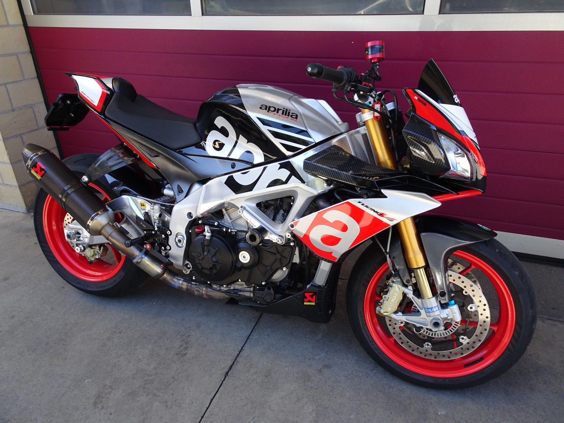 APRILIA Tuono V4 1100 Factory-image-2