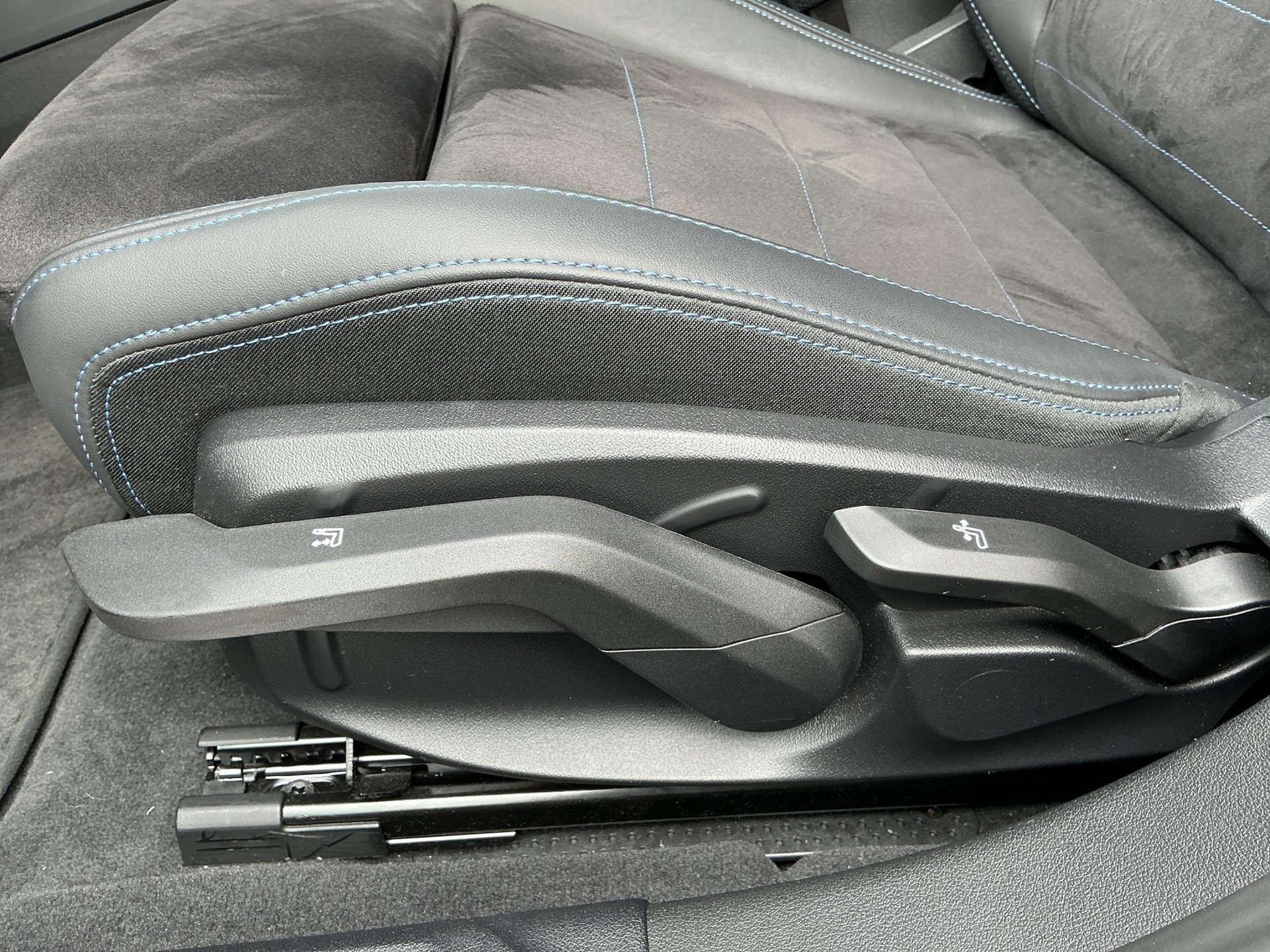 BMW 120 M Sport Pro Steptronic-image-7
