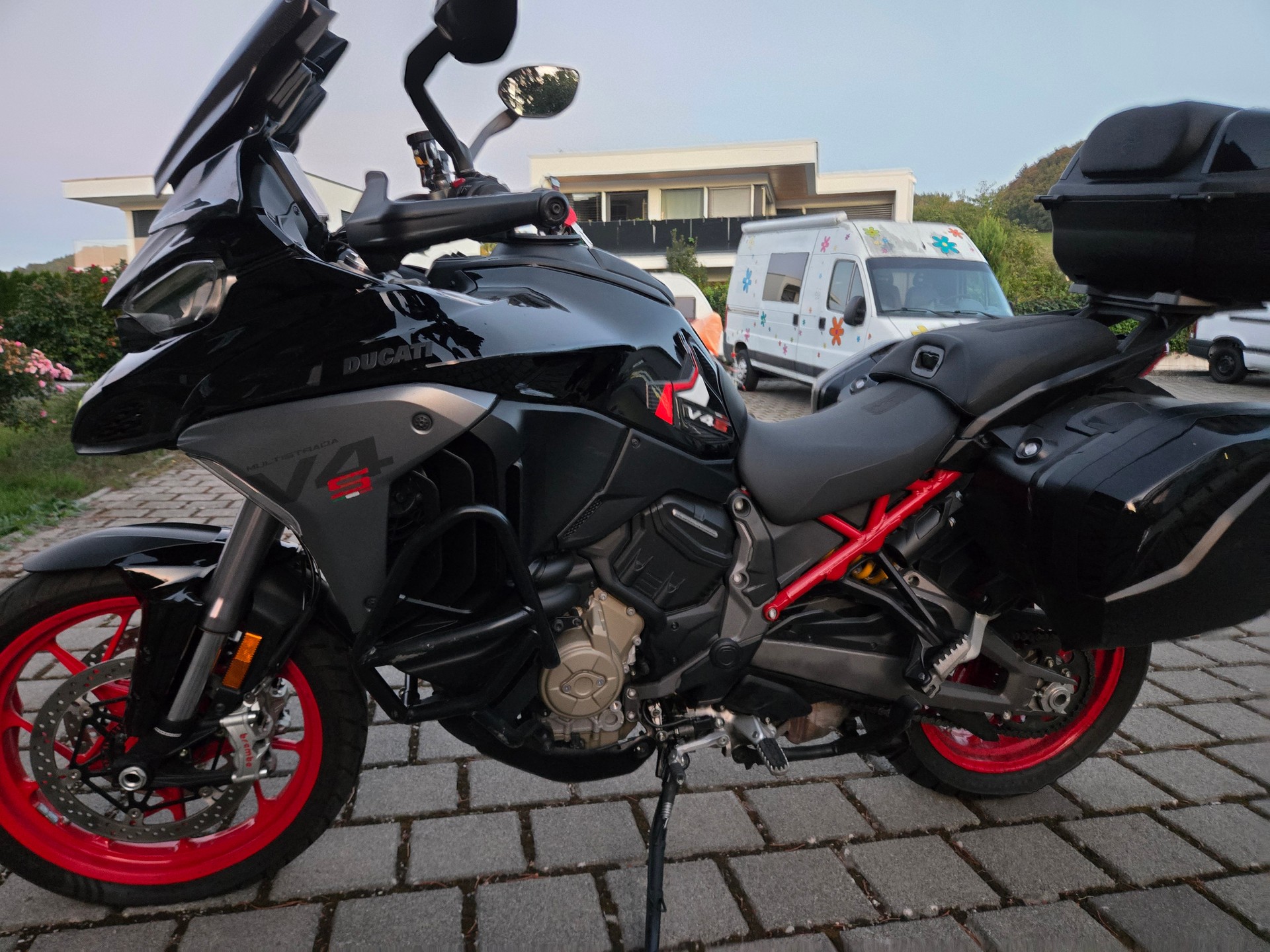 DUCATI MULTISTRADA V4 S-image-6