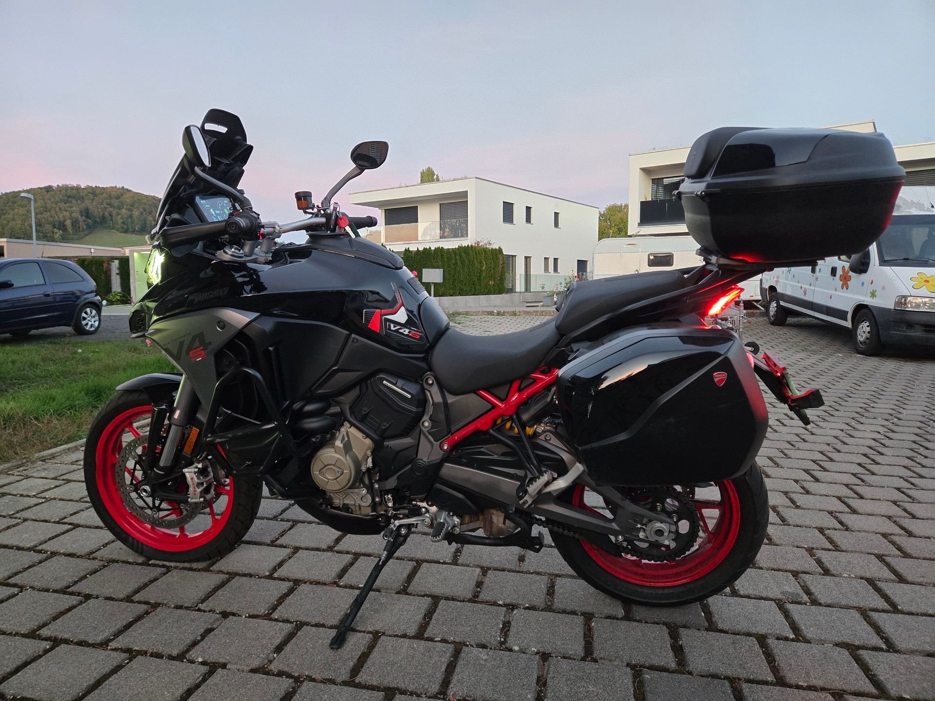 DUCATI MULTISTRADA V4 S-image-0