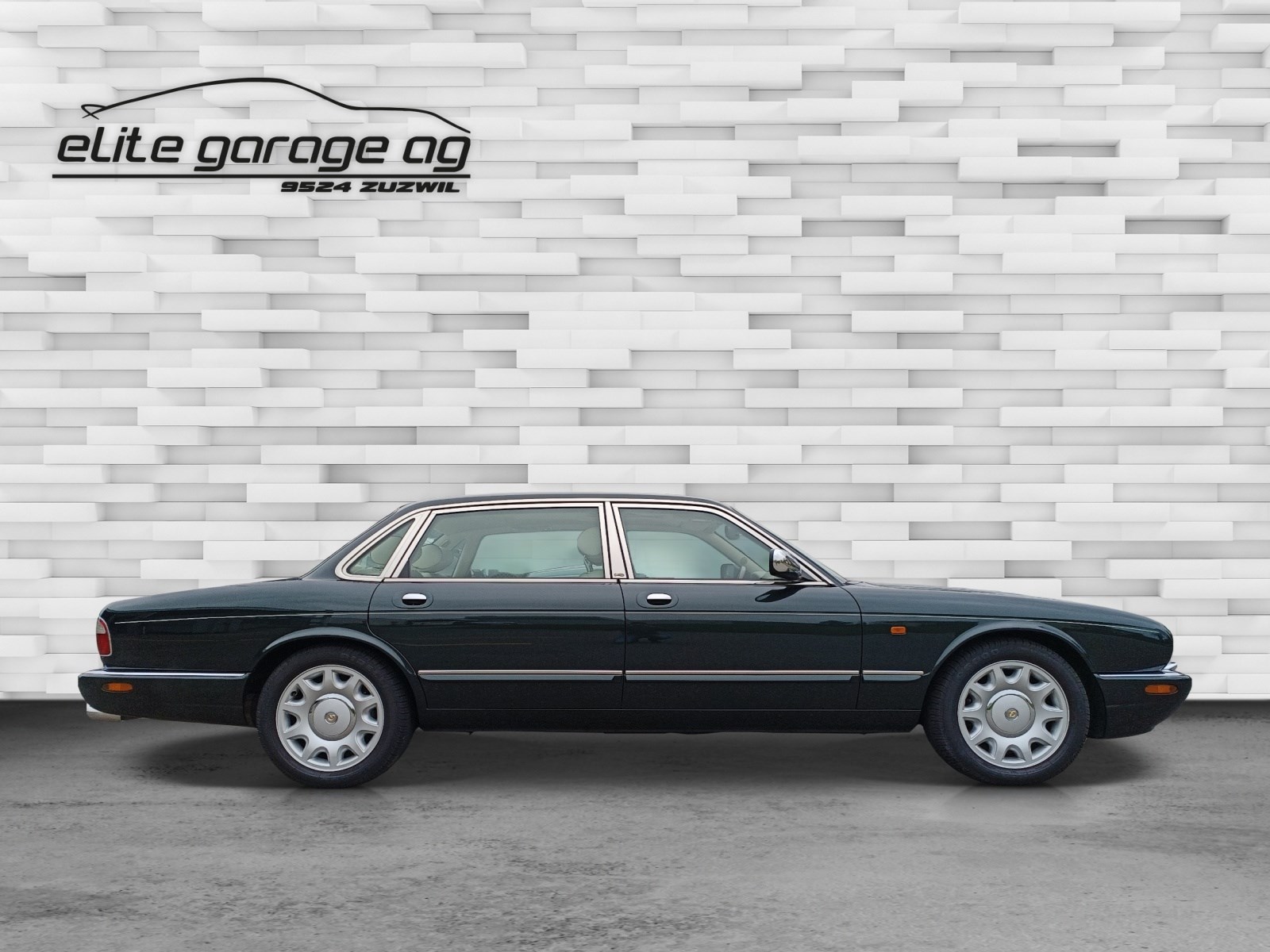 DAIMLER V8 4.0 S/C-image-3
