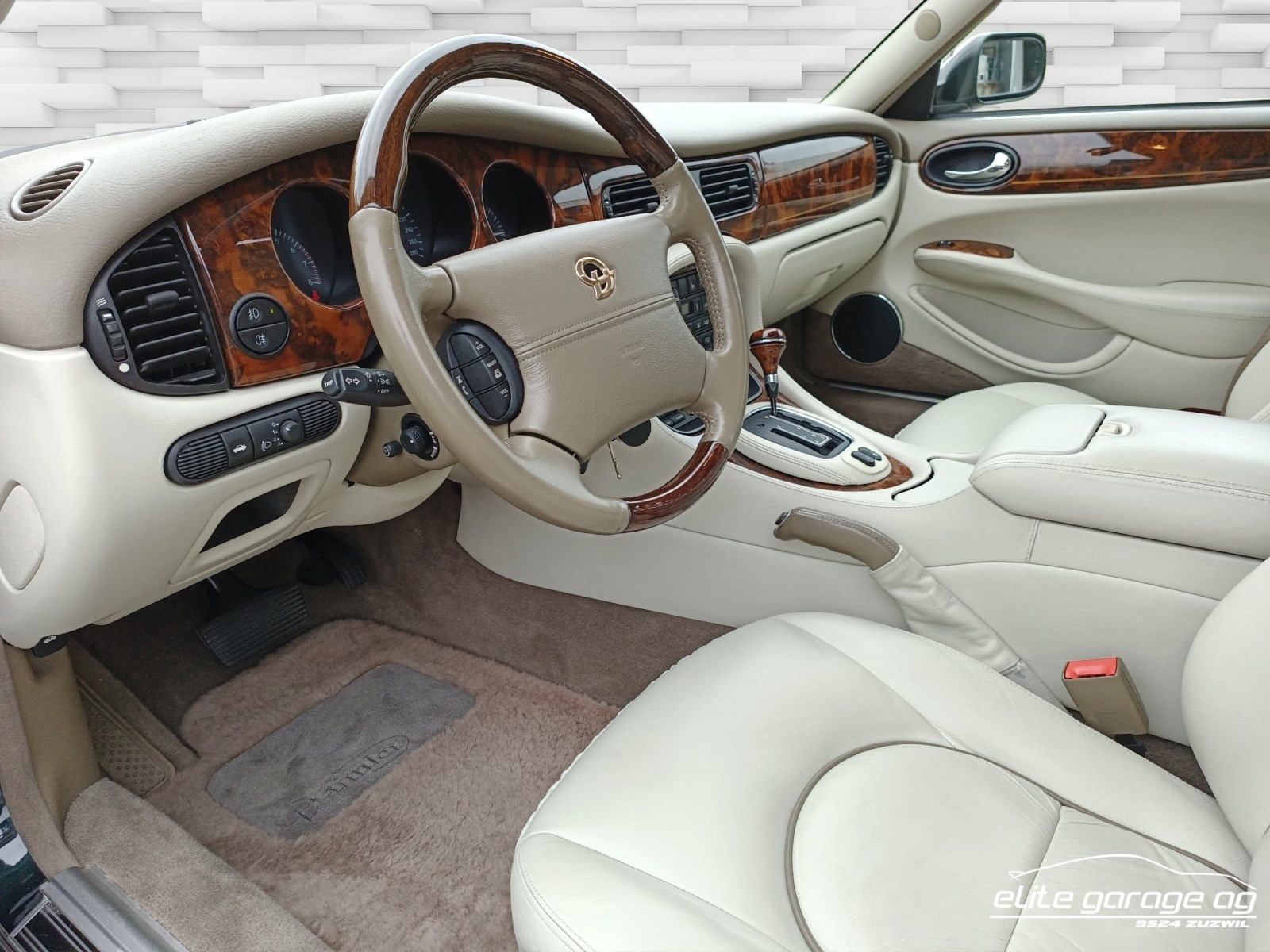 DAIMLER V8 4.0 S/C-image-8