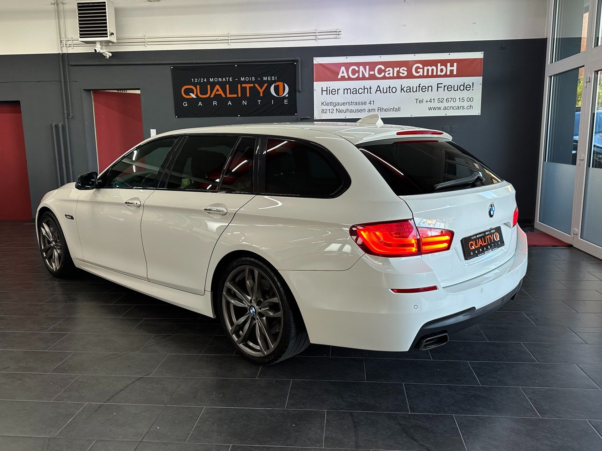 BMW M550 d xDrive Touring Steptronic-showroom-element-2