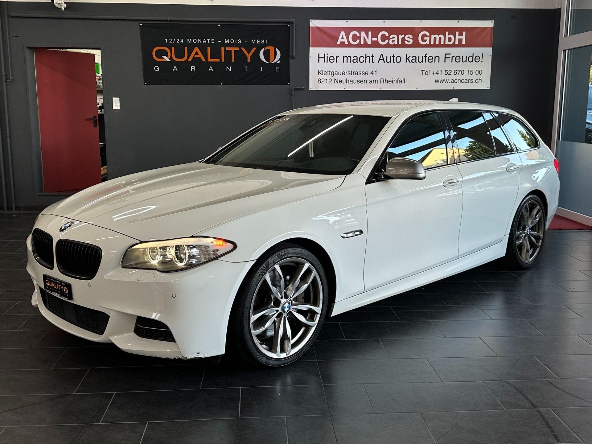 BMW M550 d xDrive Touring Steptronic-showroom-element-1