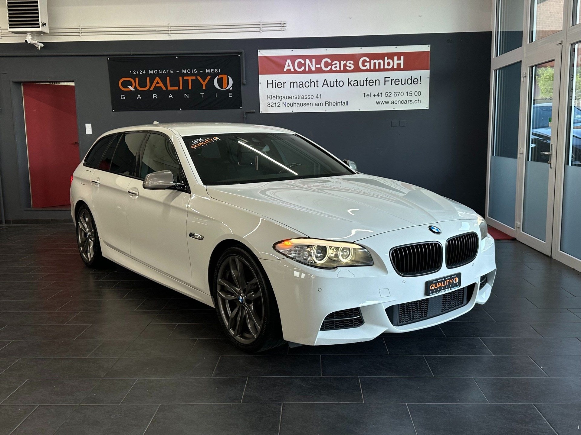 BMW M550 d xDrive Touring Steptronic-image-4