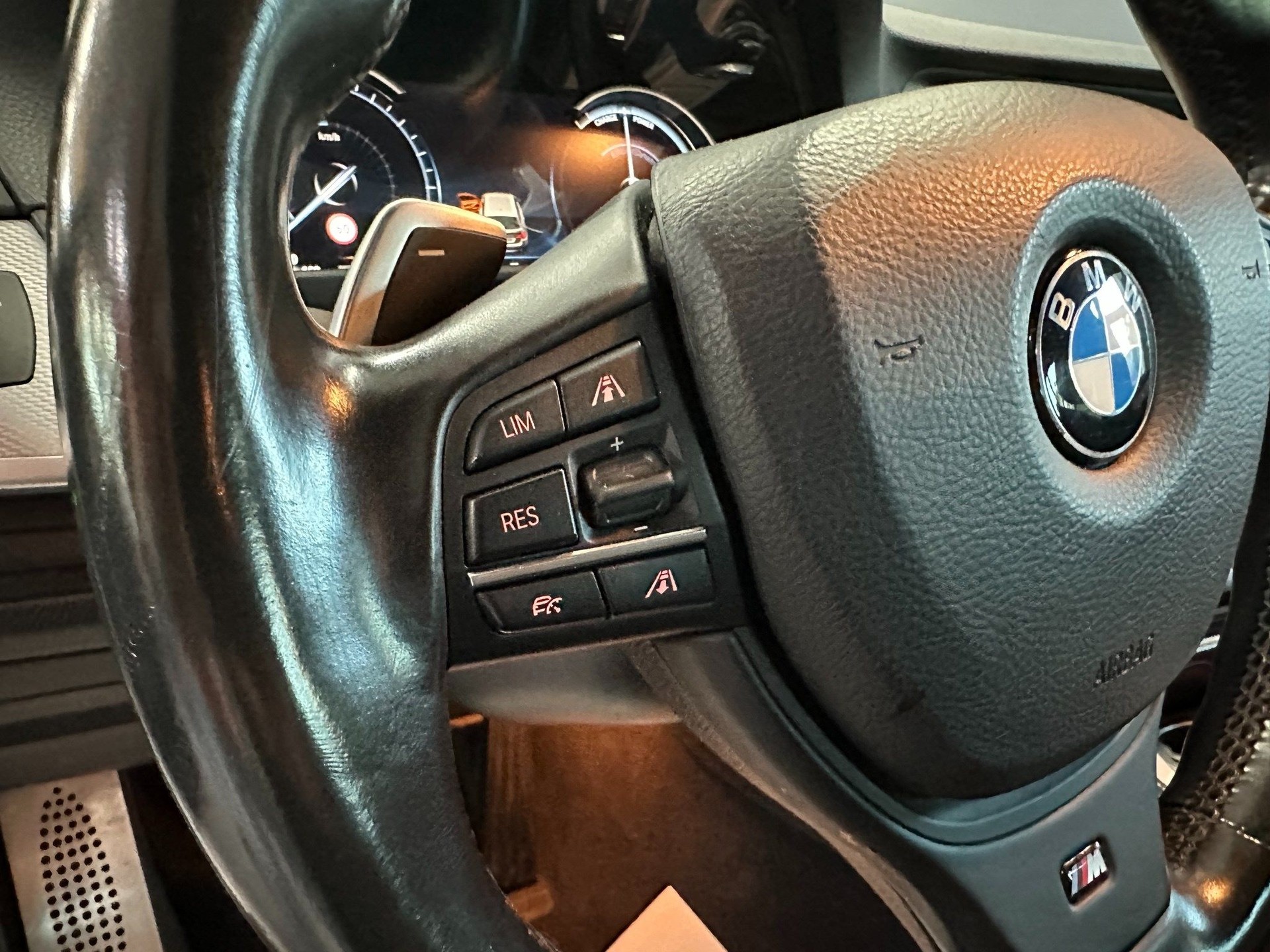 BMW M550 d xDrive Touring Steptronic-image-6