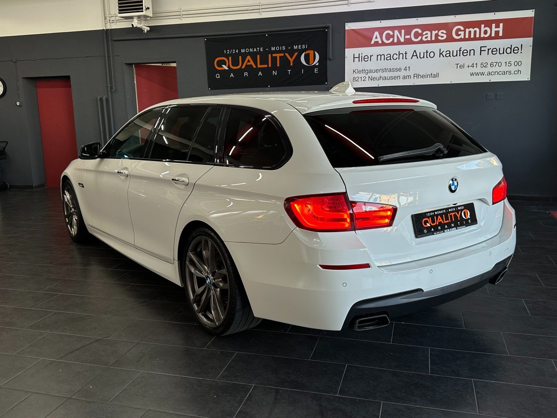 BMW M550 d xDrive Touring Steptronic-image-5