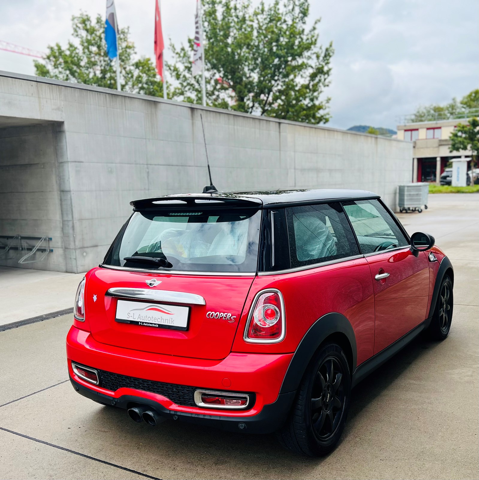 MINI Cooper S-showroom-element-3