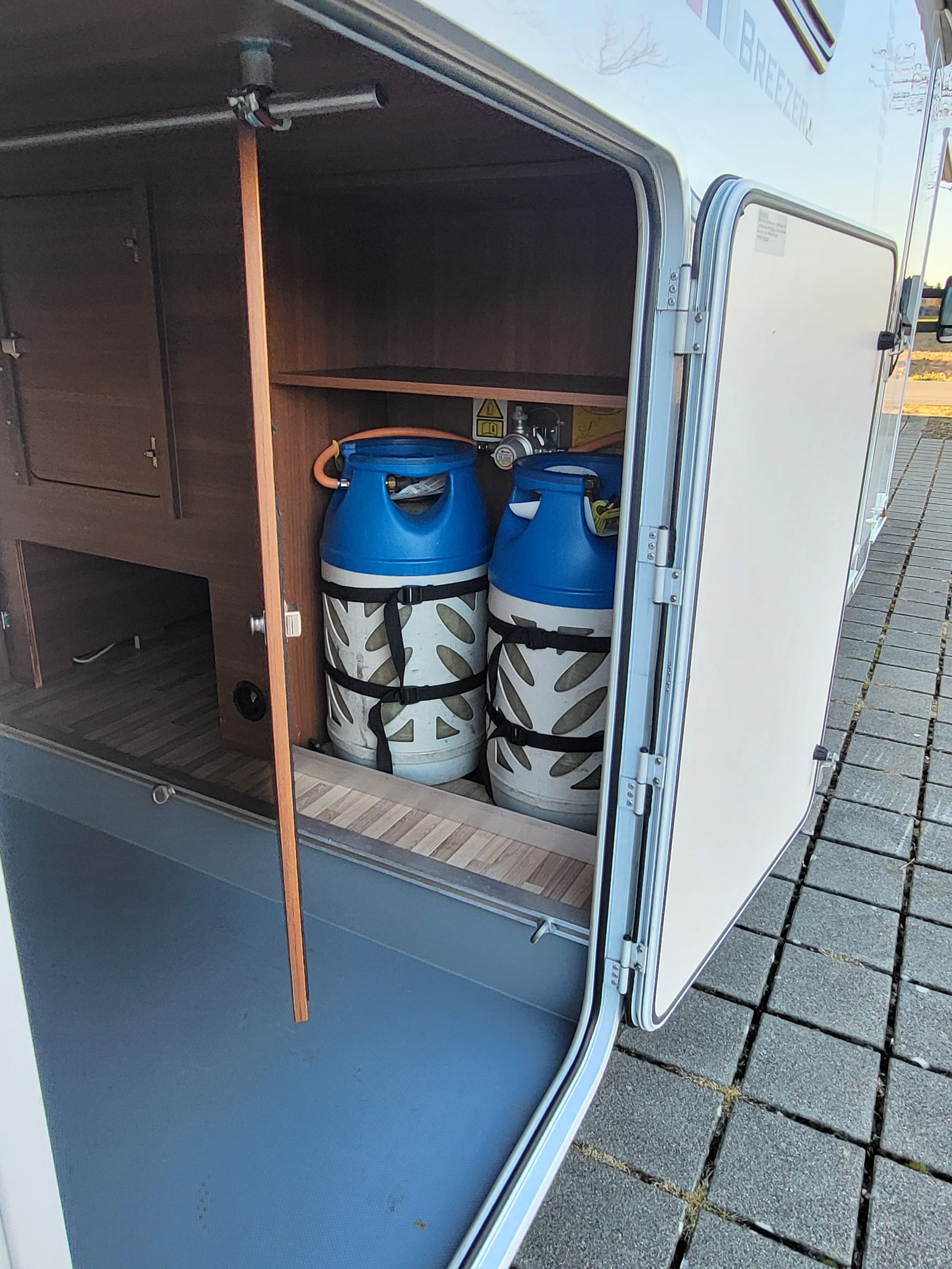 LMC A714 TOP FAMILIENCAMPER-image-5