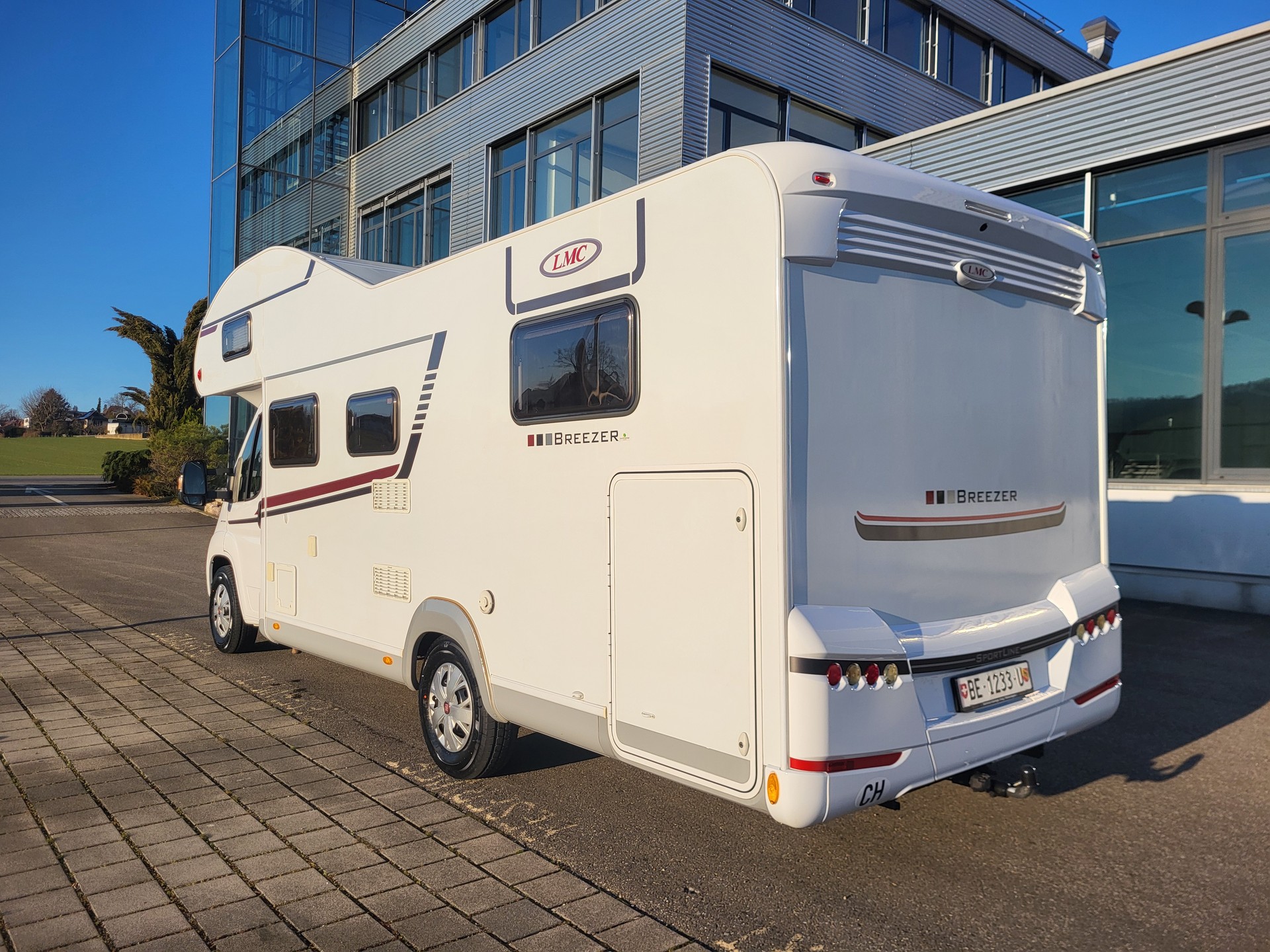 LMC A714 TOP FAMILIENCAMPER-image-2