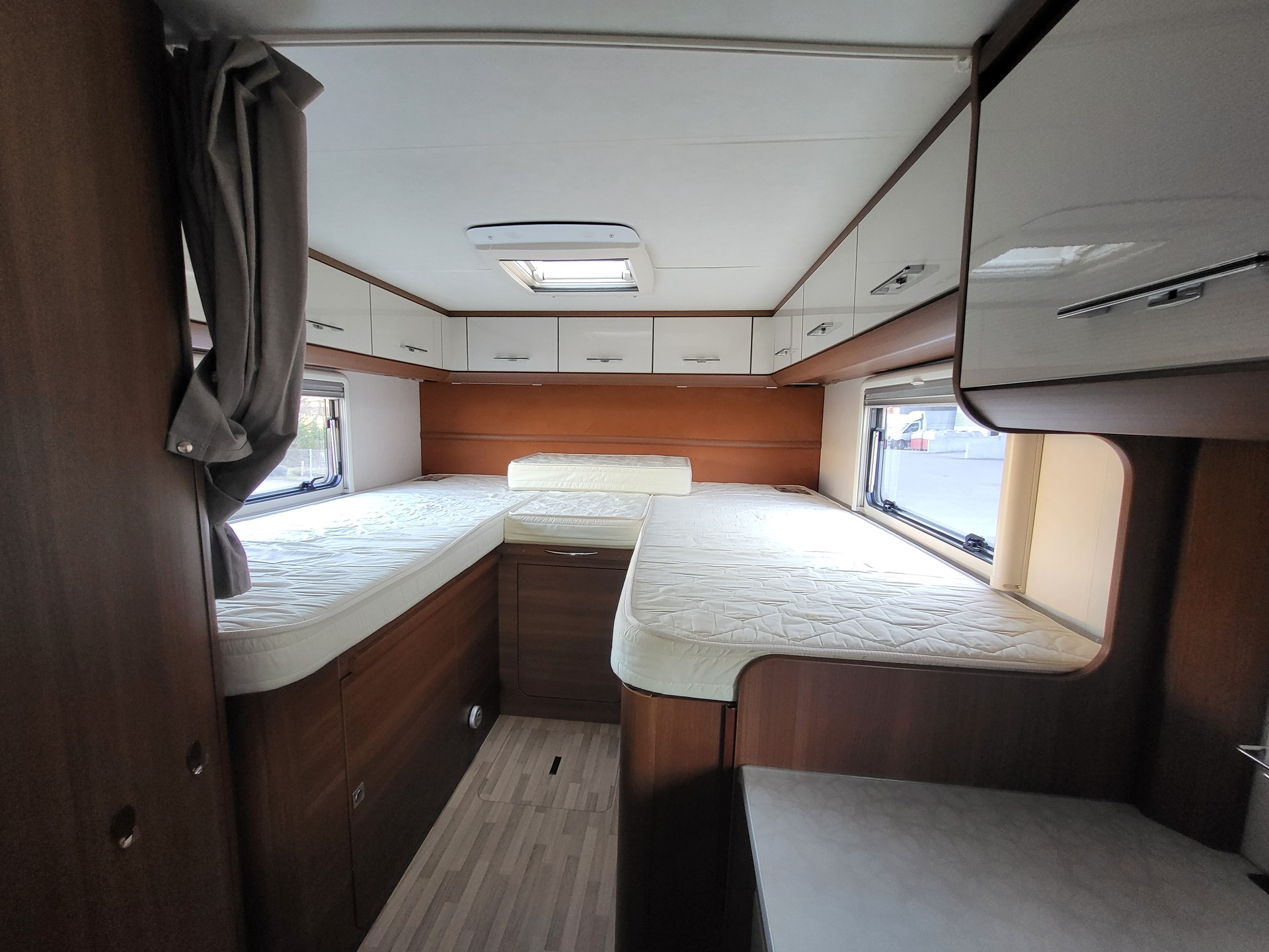 LMC A714 TOP FAMILIENCAMPER-image-14