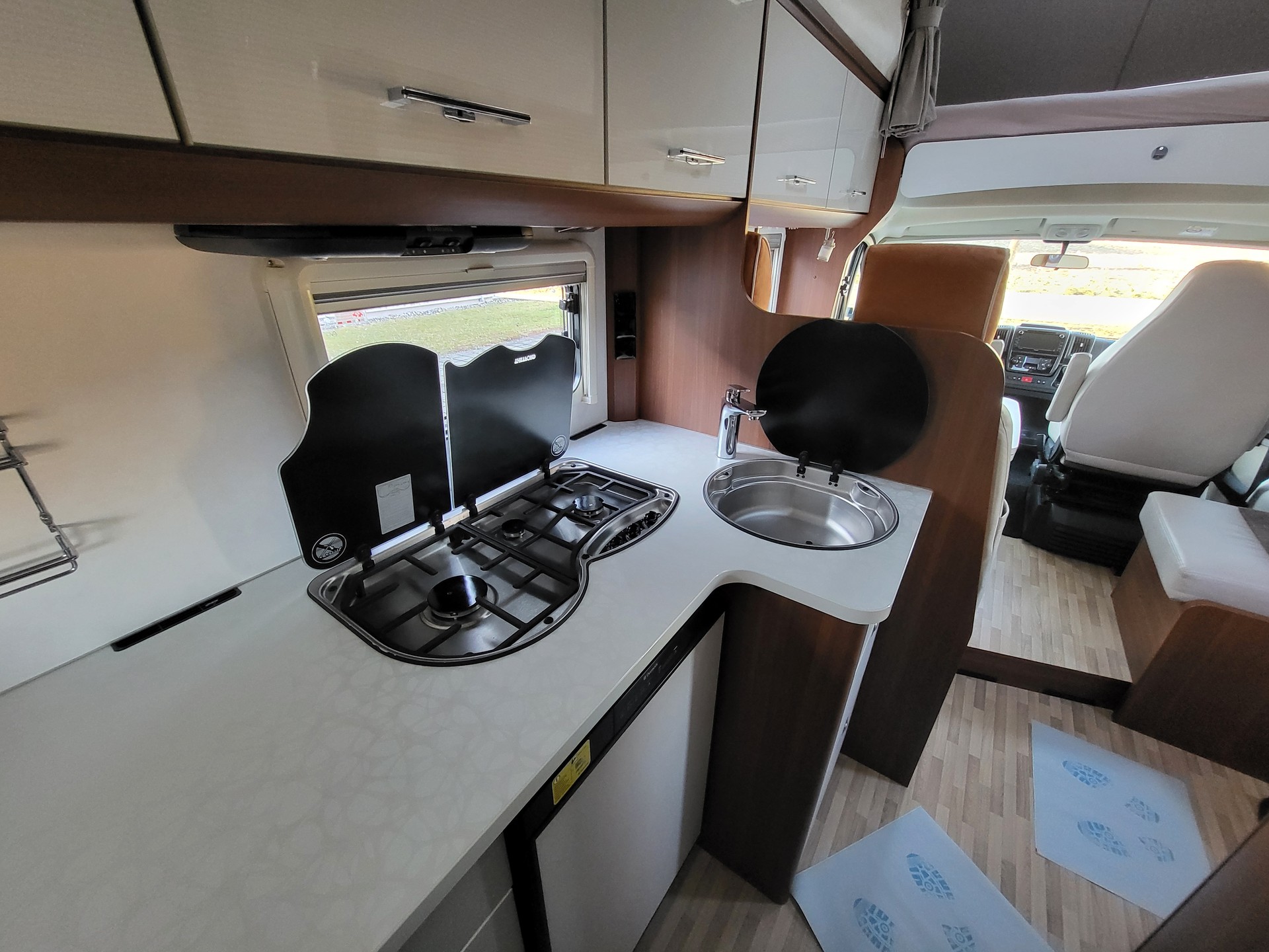 LMC A714 TOP FAMILIENCAMPER-image-8