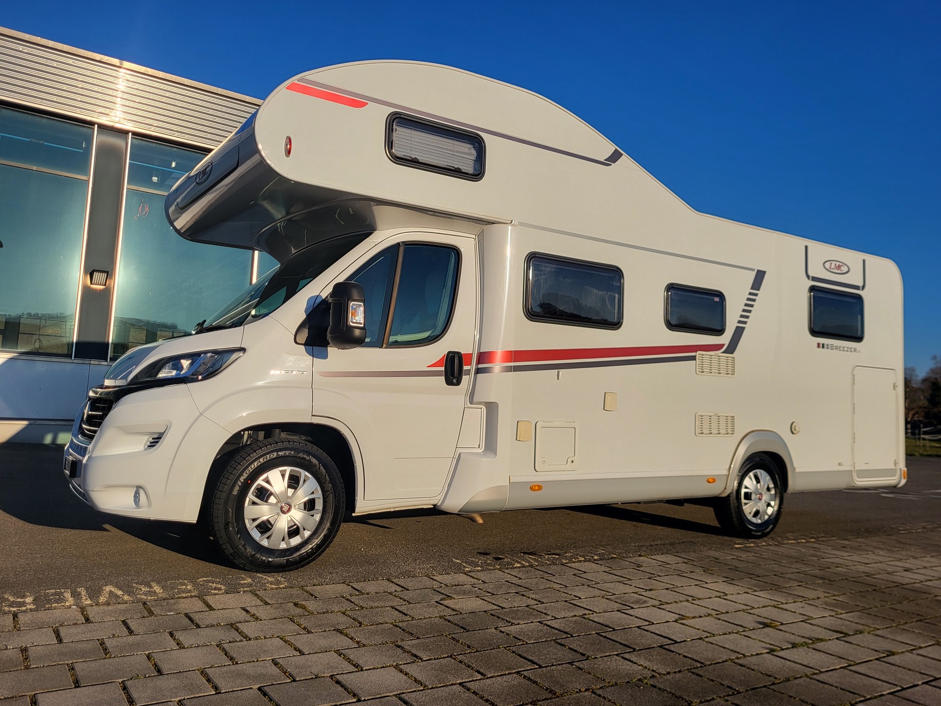 LMC A714 TOP FAMILIENCAMPER