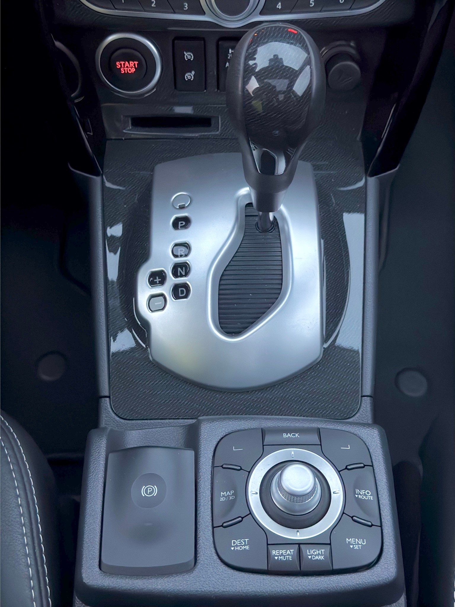 RENAULT Koleos 2.0 dCi Bose 4x4 Automatic-image-17