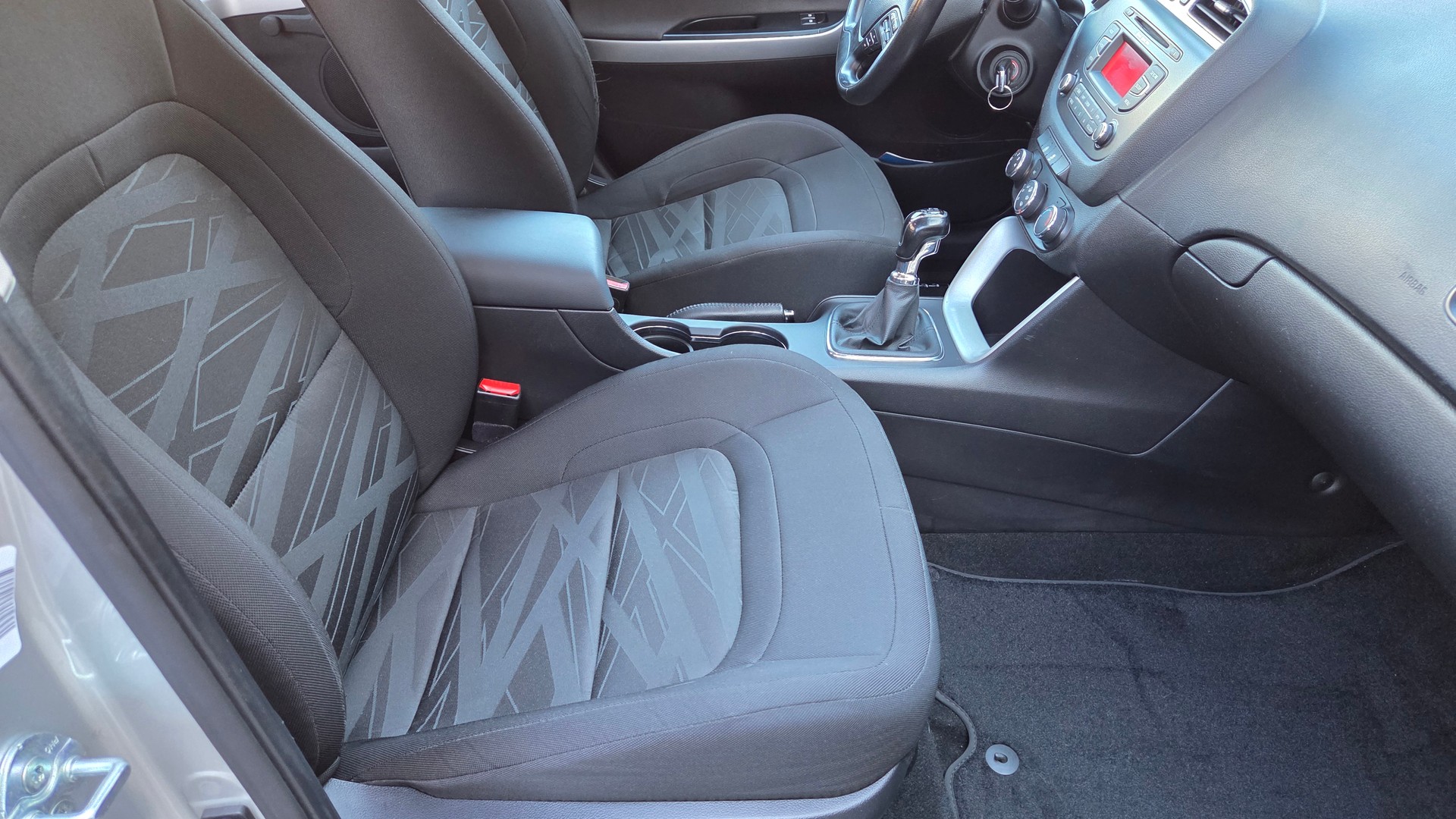 KIA CEED-image-8