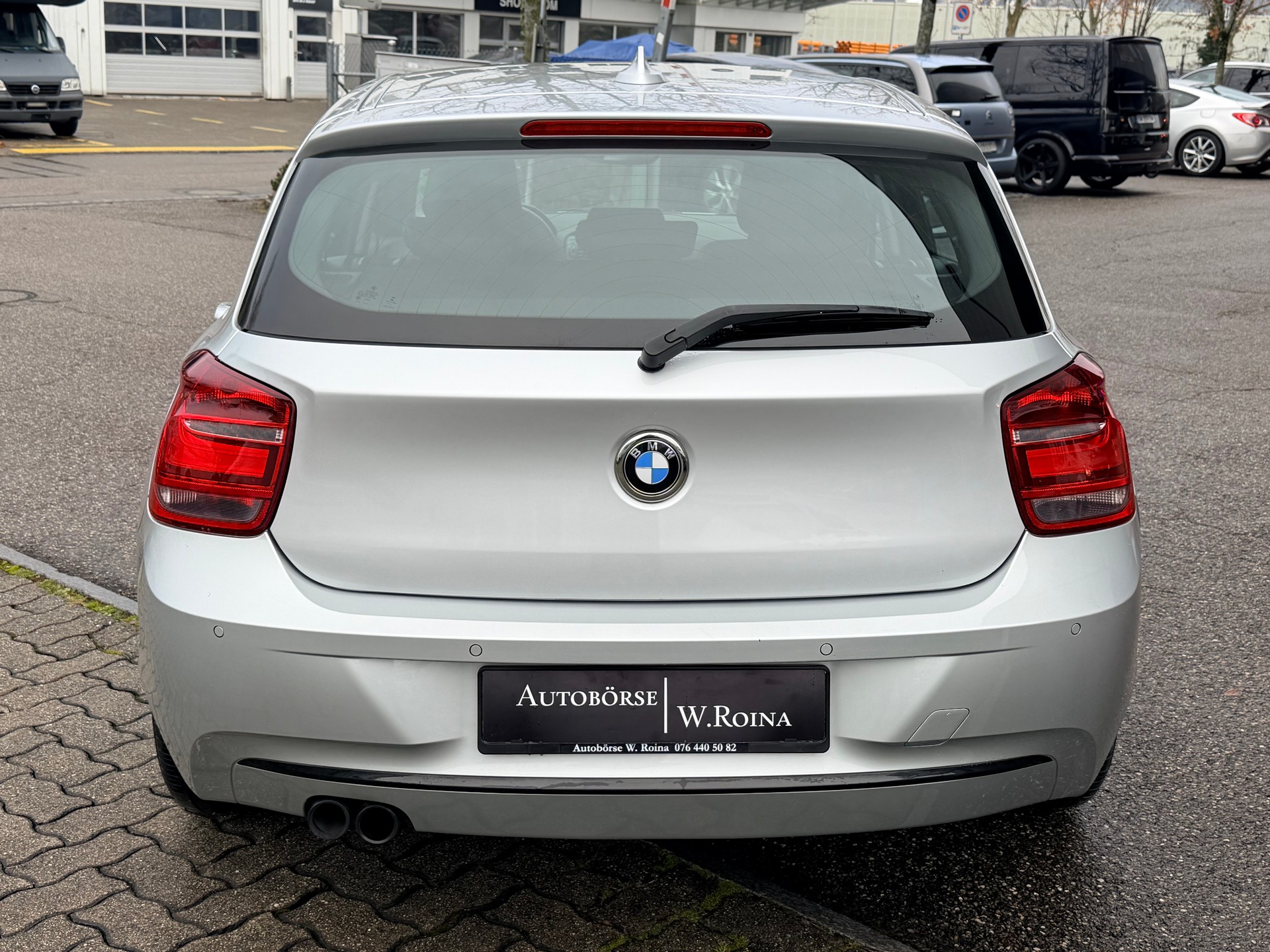 BMW 125i Sport Line Steptronic-showroom-element-3