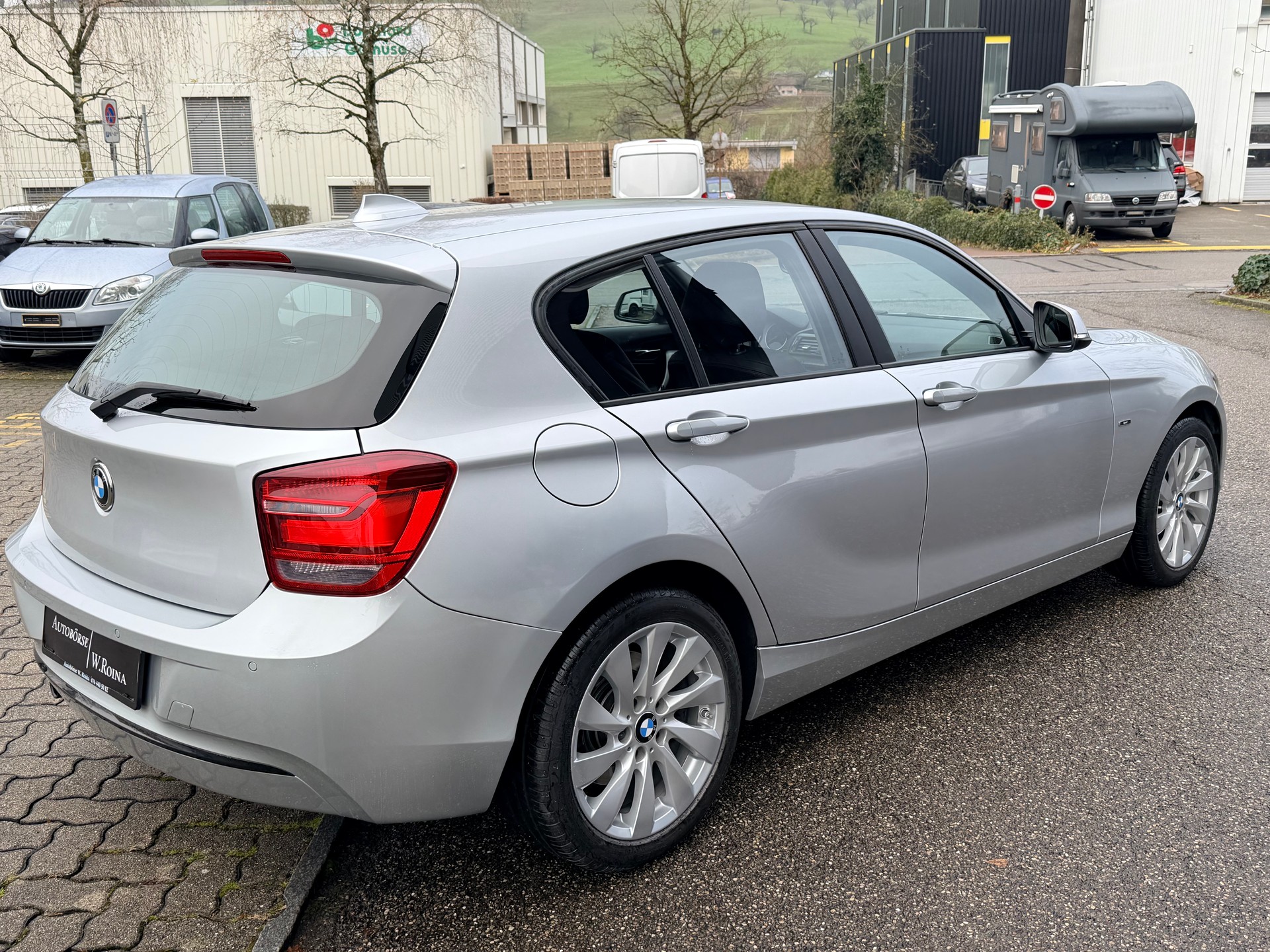 BMW 125i Sport Line Steptronic-showroom-element-2
