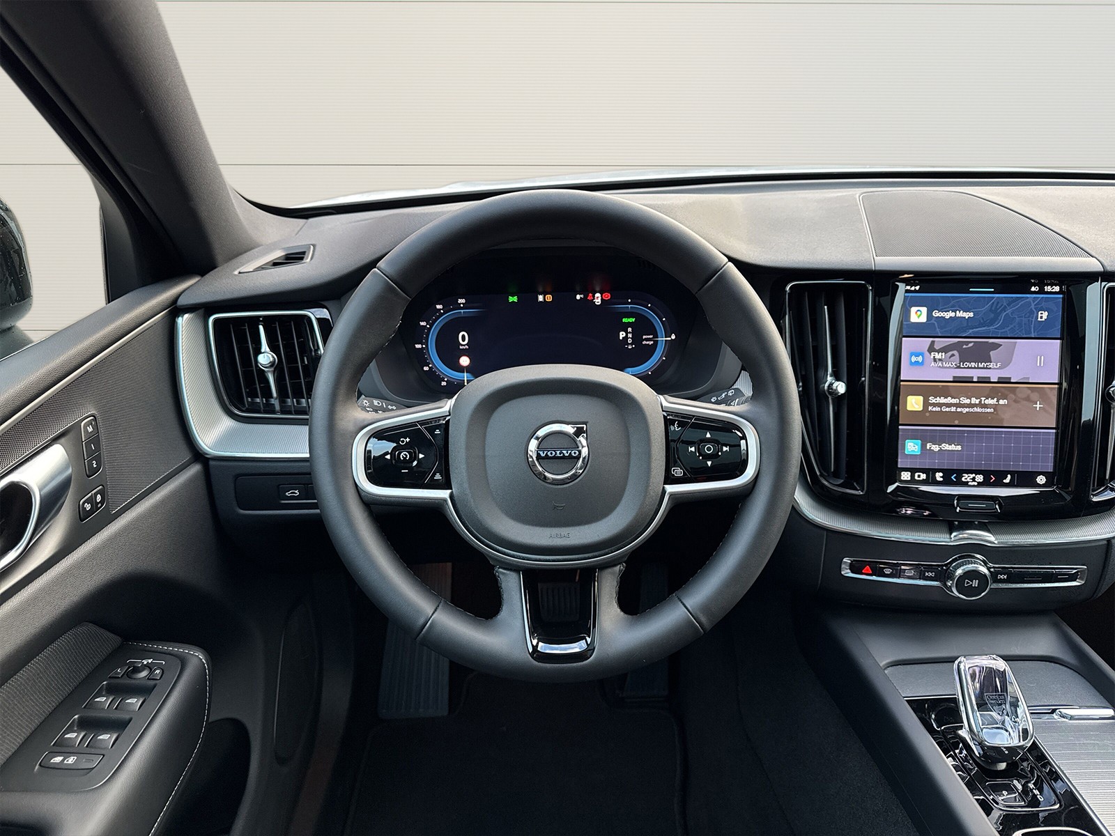 VOLVO XC60 2.0 T6 TE Plus Dark eAWD-image-12