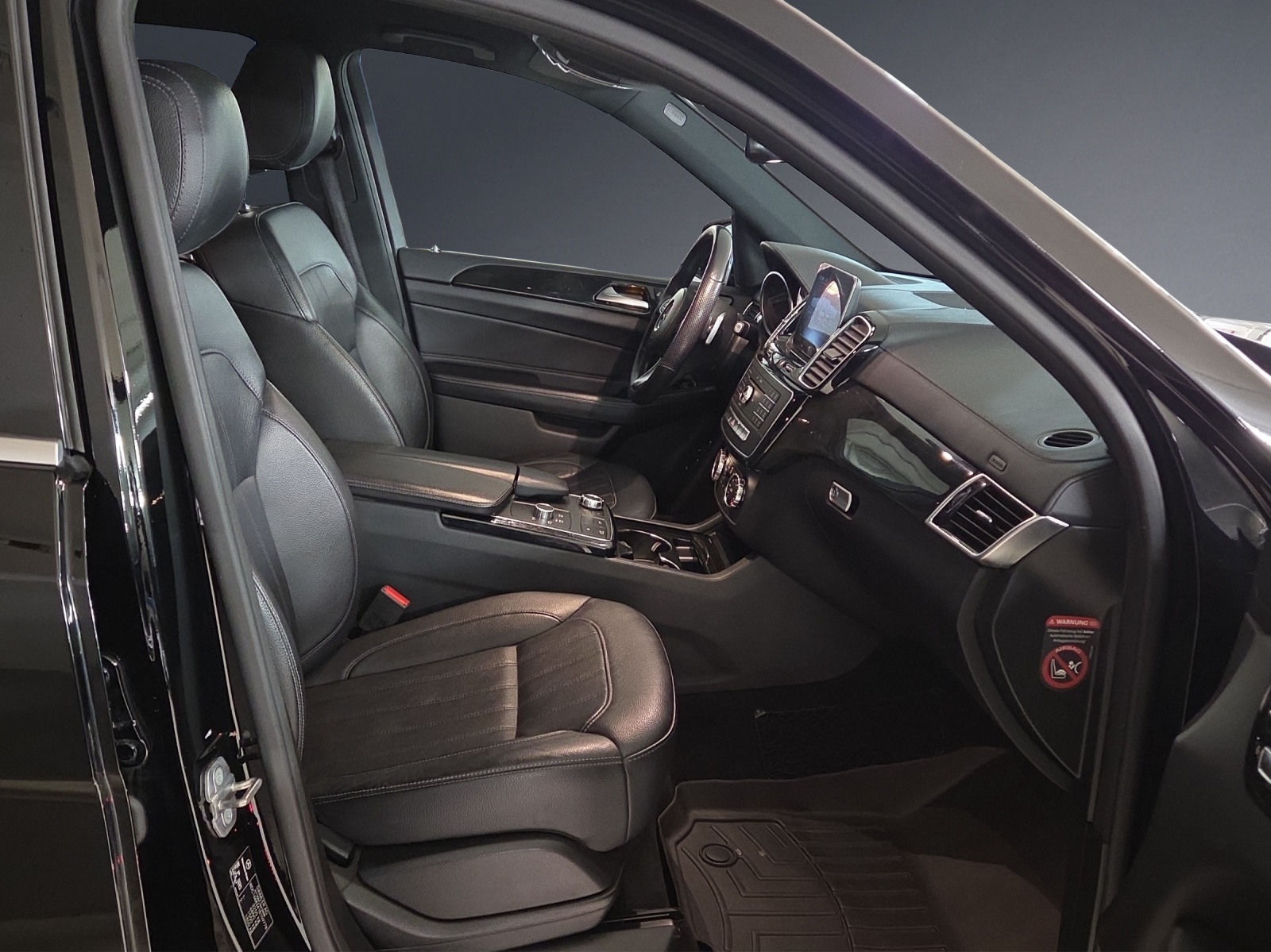 MERCEDES-BENZ GLS 350 d 4Matic-image-9