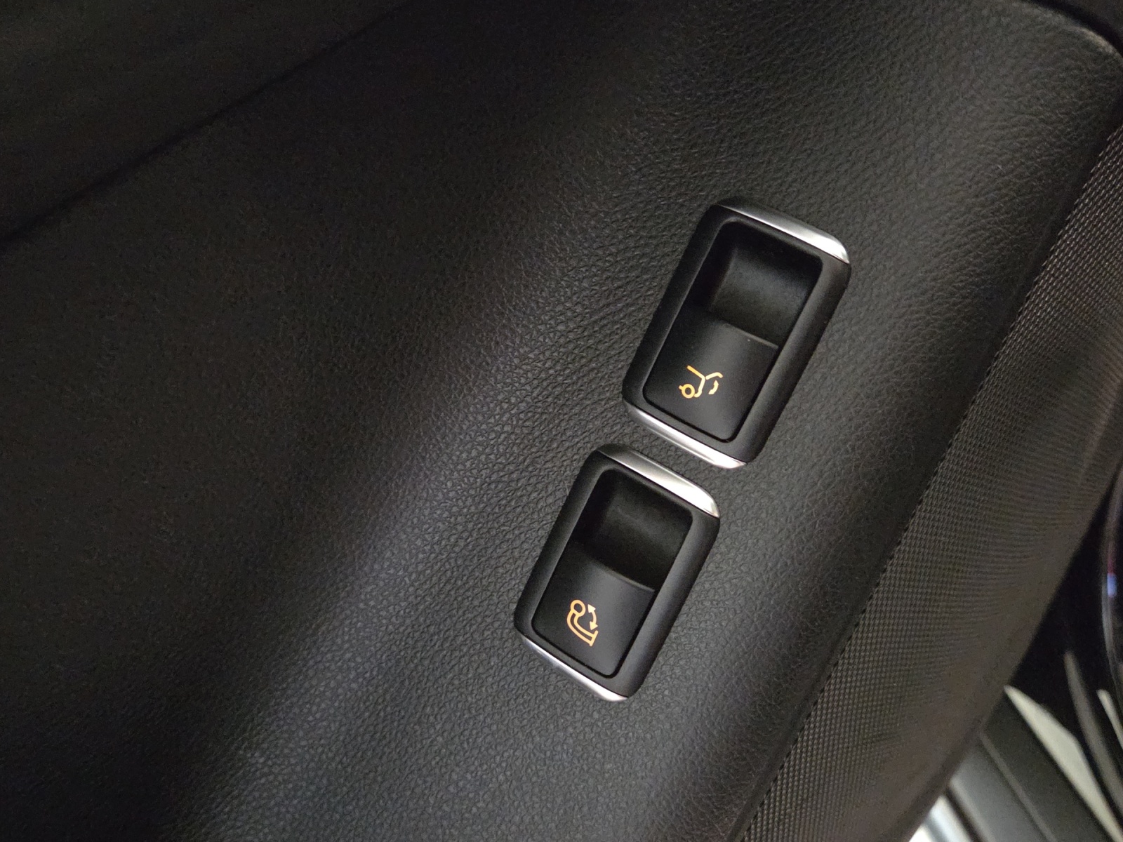 MERCEDES-BENZ GLS 350 d 4Matic-image-14