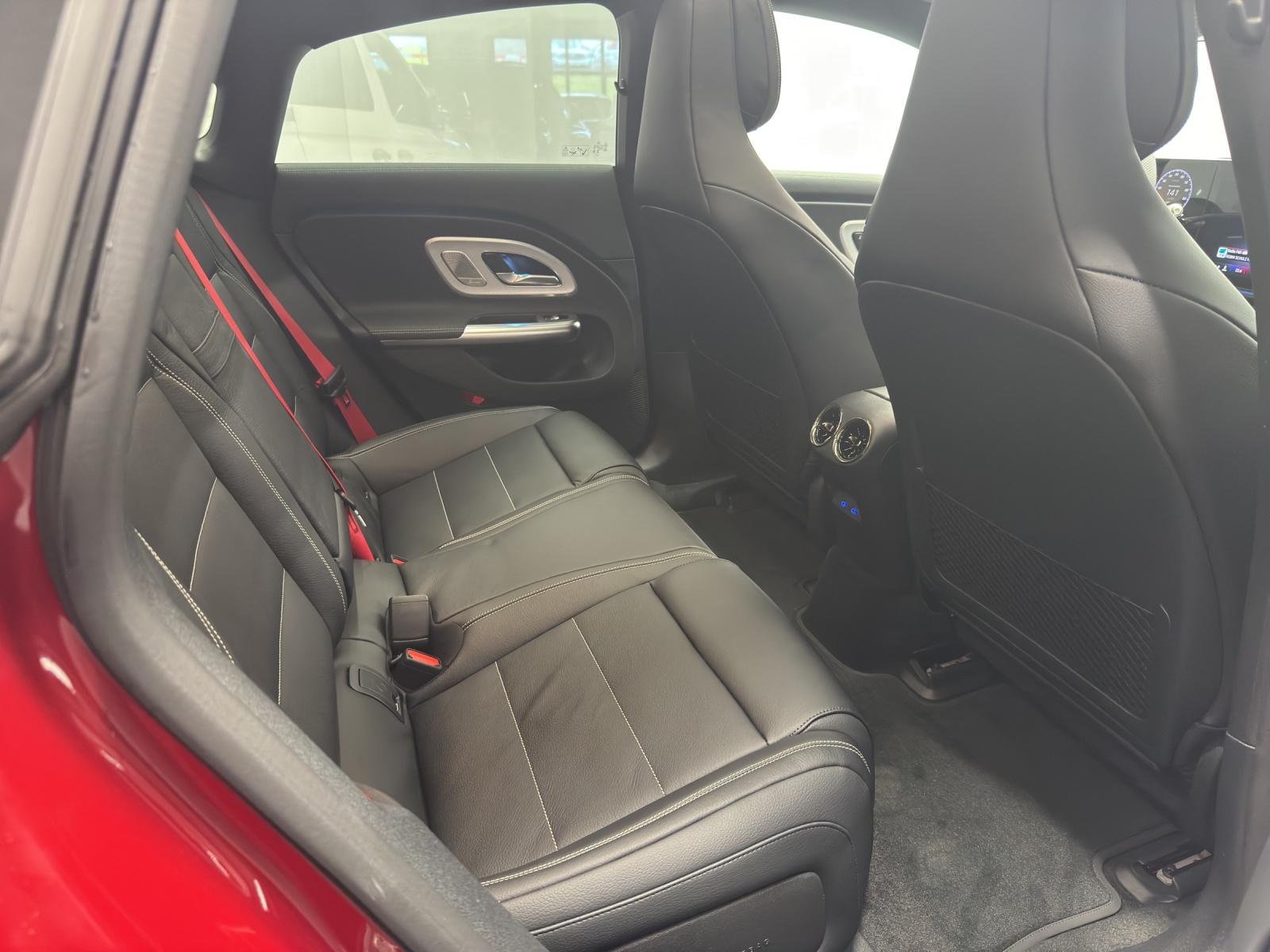 MERCEDES-BENZ CLA 350 AMG Line 4Matic-image-9