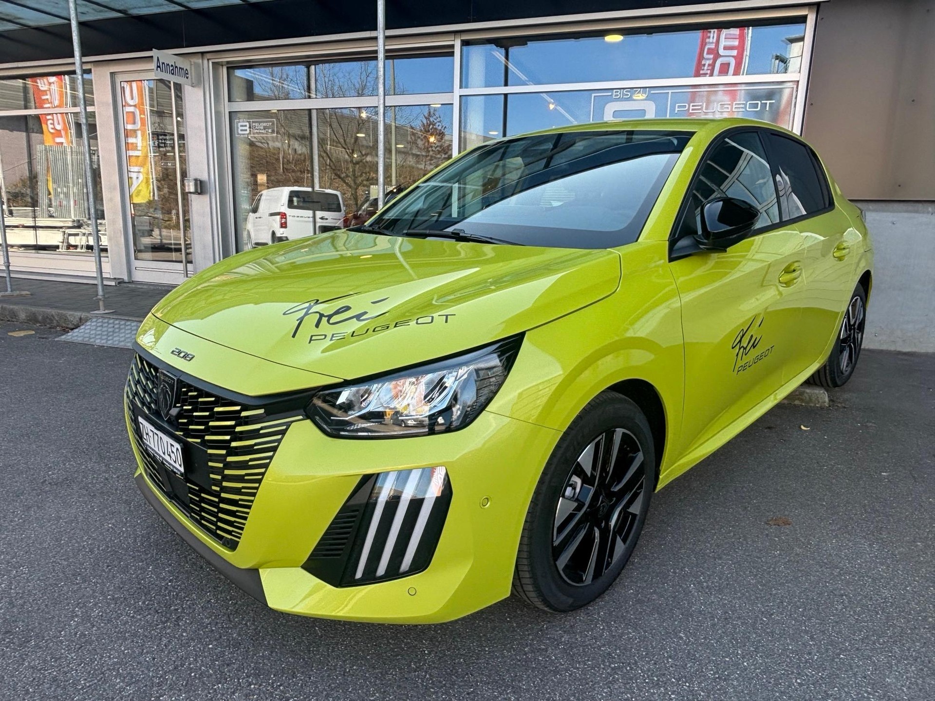 PEUGEOT 208 1.2 Hybrid Allure Premium-showroom-element-3