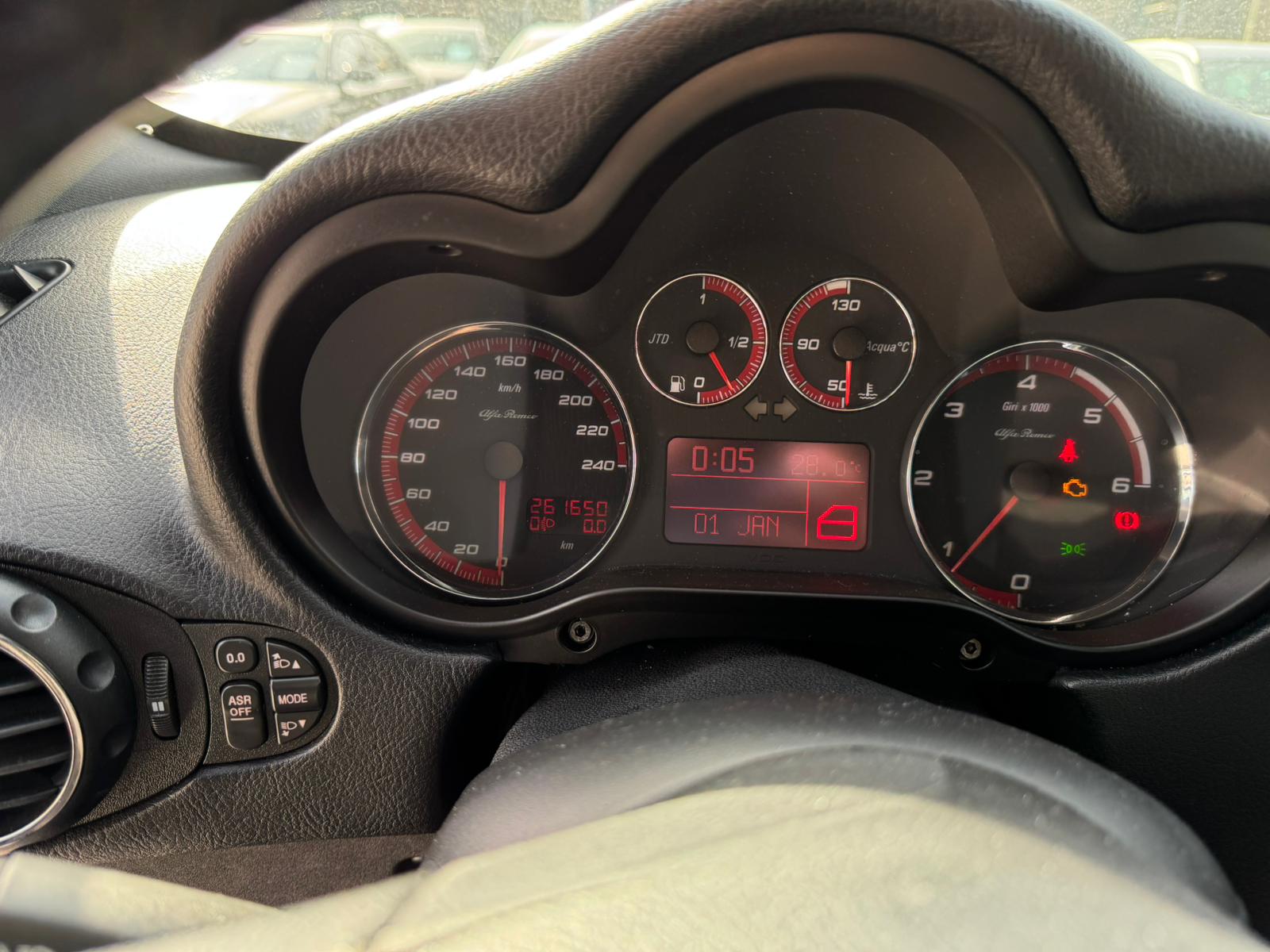 ALFA ROMEO 147 1.9 16V JTD Faces-image-13