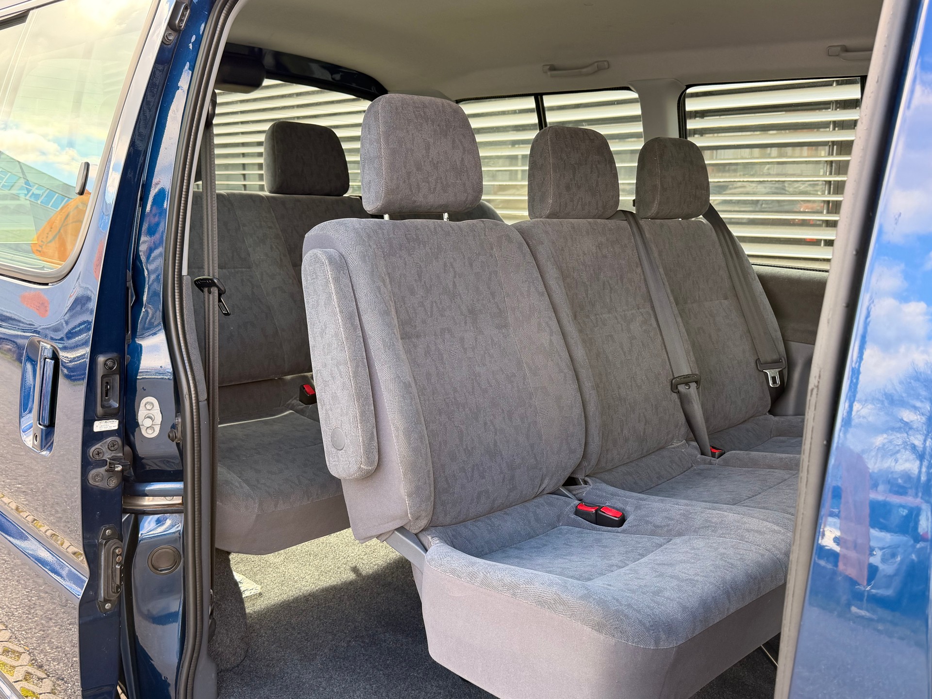 TOYOTA Hiace D-4D Wagon GL 4WD S-image-6