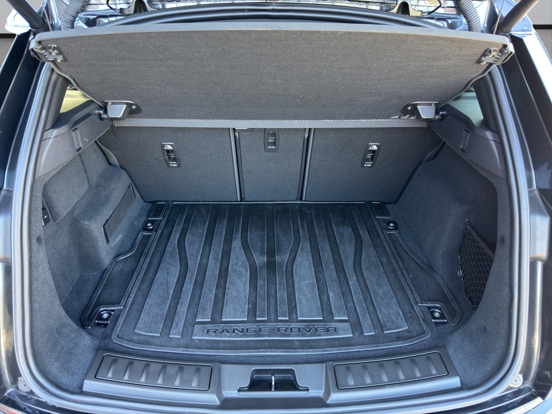 LAND ROVER Range Rover Evoque R-Dynamic P 250 SE AT9-image-15