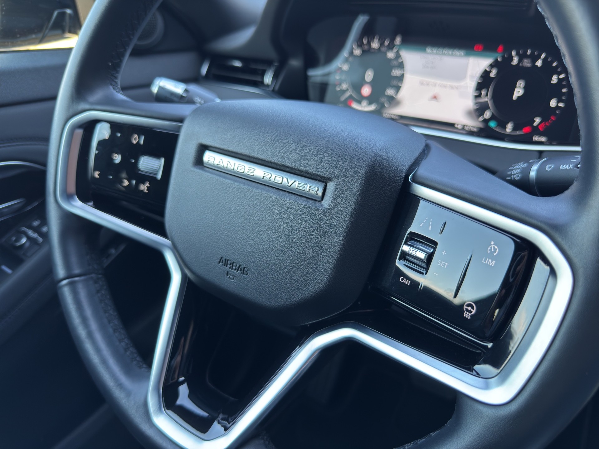 LAND ROVER Range Rover Evoque R-Dynamic P 250 SE AT9-image-19