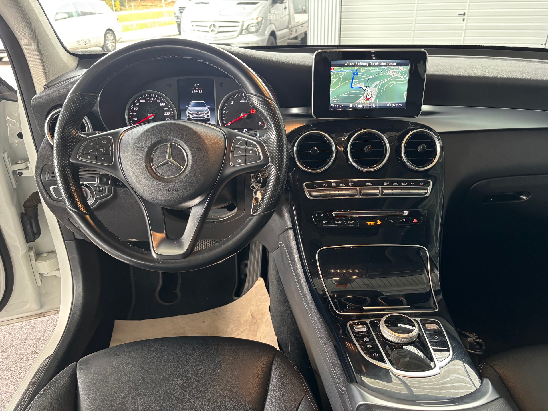MERCEDES-BENZ GLC 220 d Exclusive 4Matic 9G-Tronic-image-4