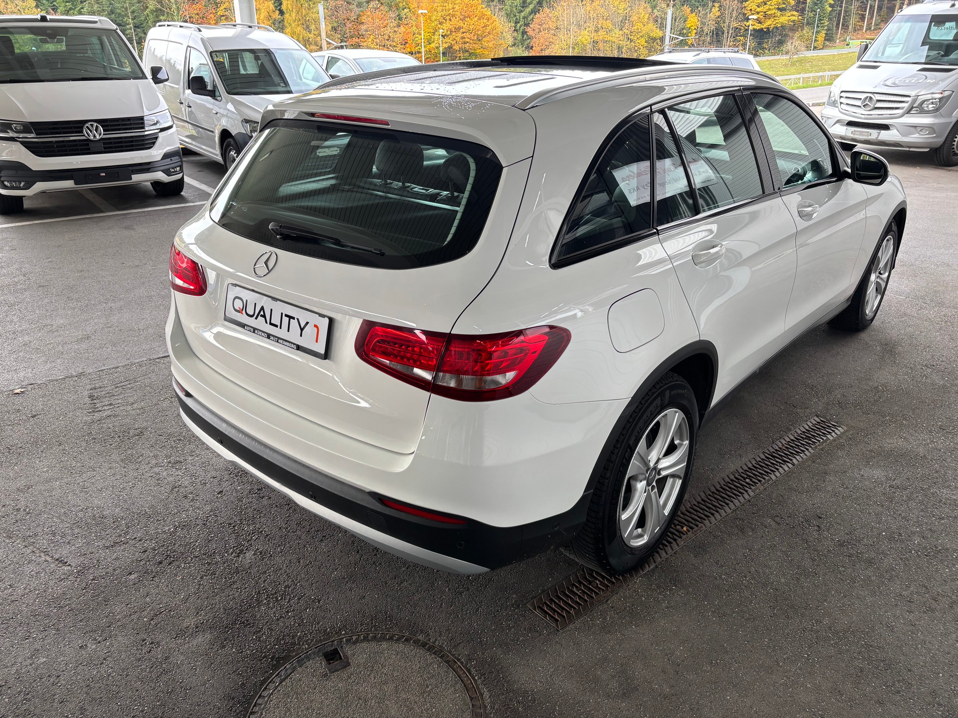 MERCEDES-BENZ GLC 220 d Exclusive 4Matic 9G-Tronic-showroom-element-3