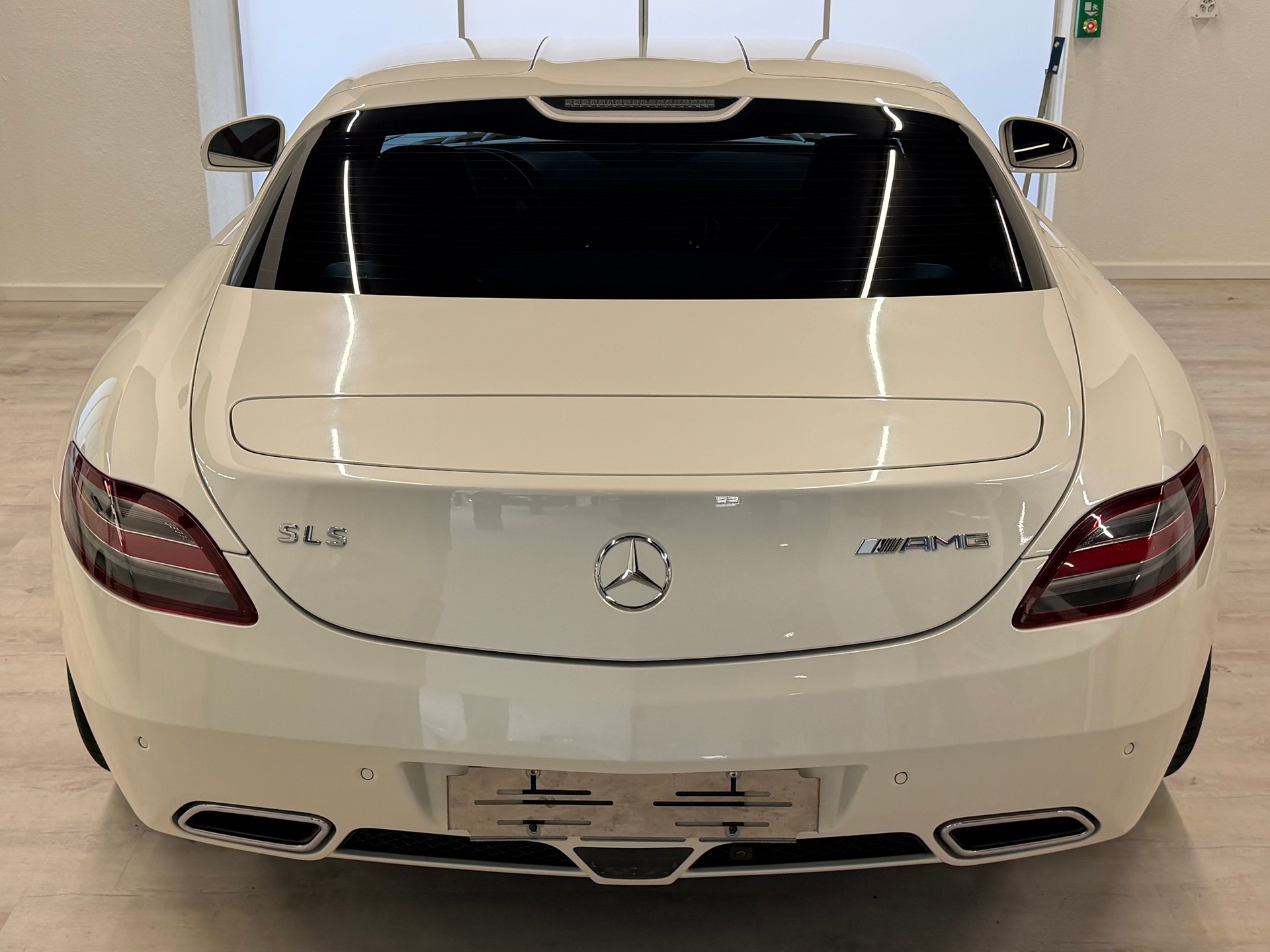 MERCEDES-BENZ SLS 63 AMG Speedshift-image-21