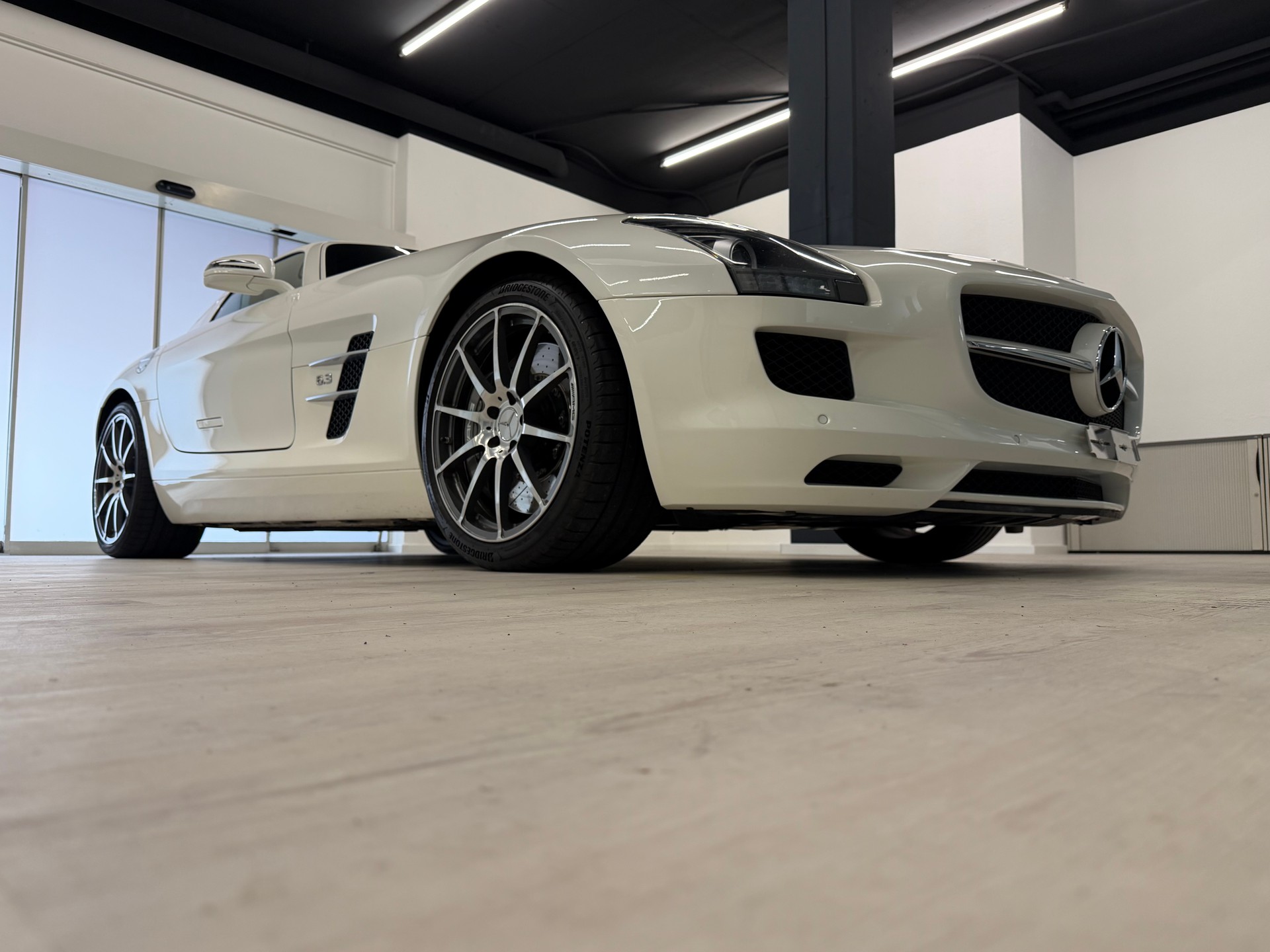MERCEDES-BENZ SLS 63 AMG Speedshift-image-11