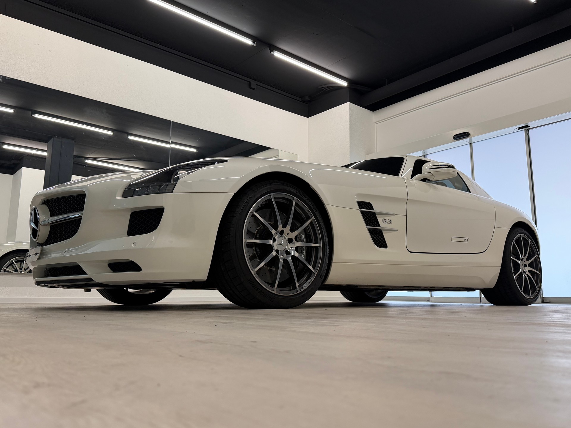 MERCEDES-BENZ SLS 63 AMG Speedshift-image-9