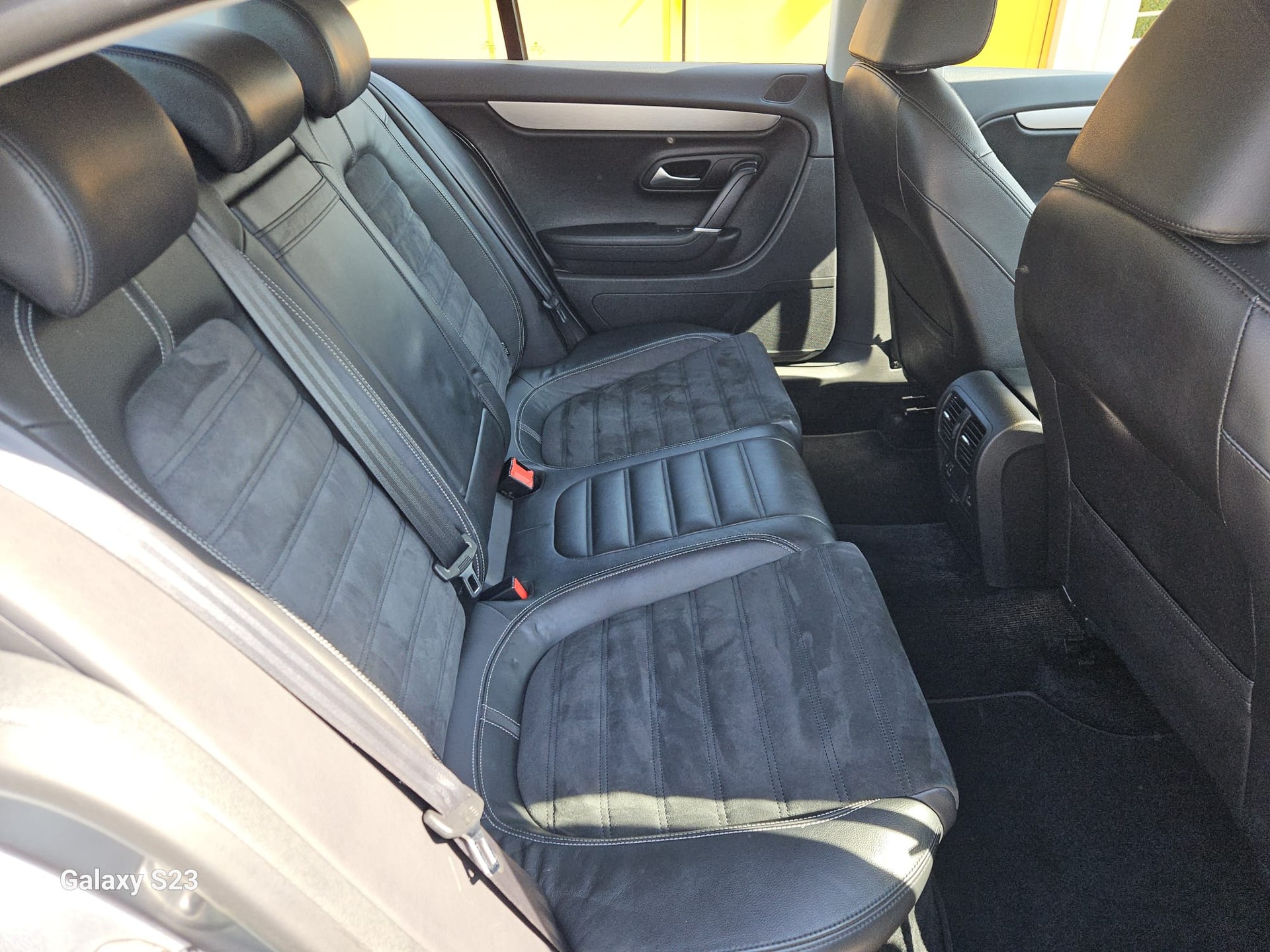 VW Passat CC 2.0 TDI BlueMotion Technology-image-8