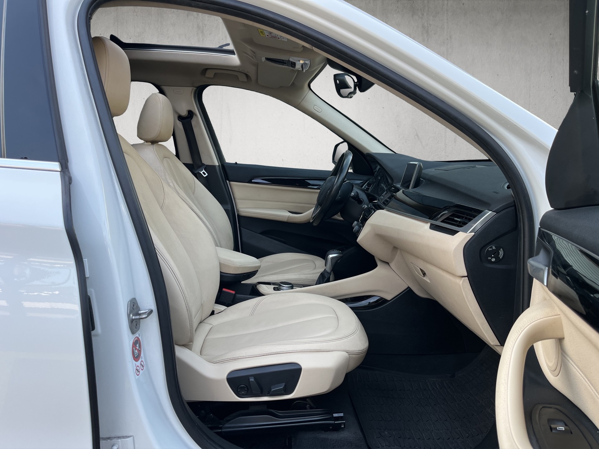 BMW X1 sDrive 18i Steptronic-image-10